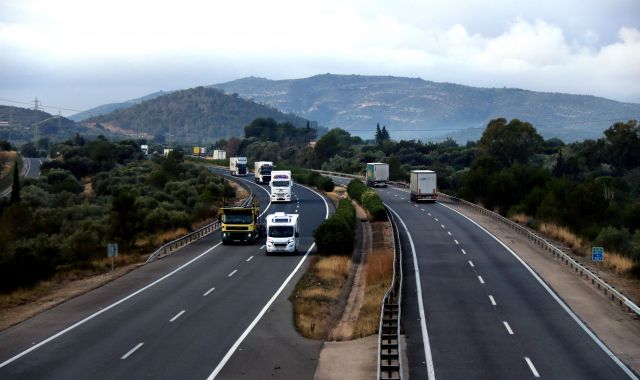 Alerta Als Busos I Camions Hauran De Reduir Emissions Un Abans Del