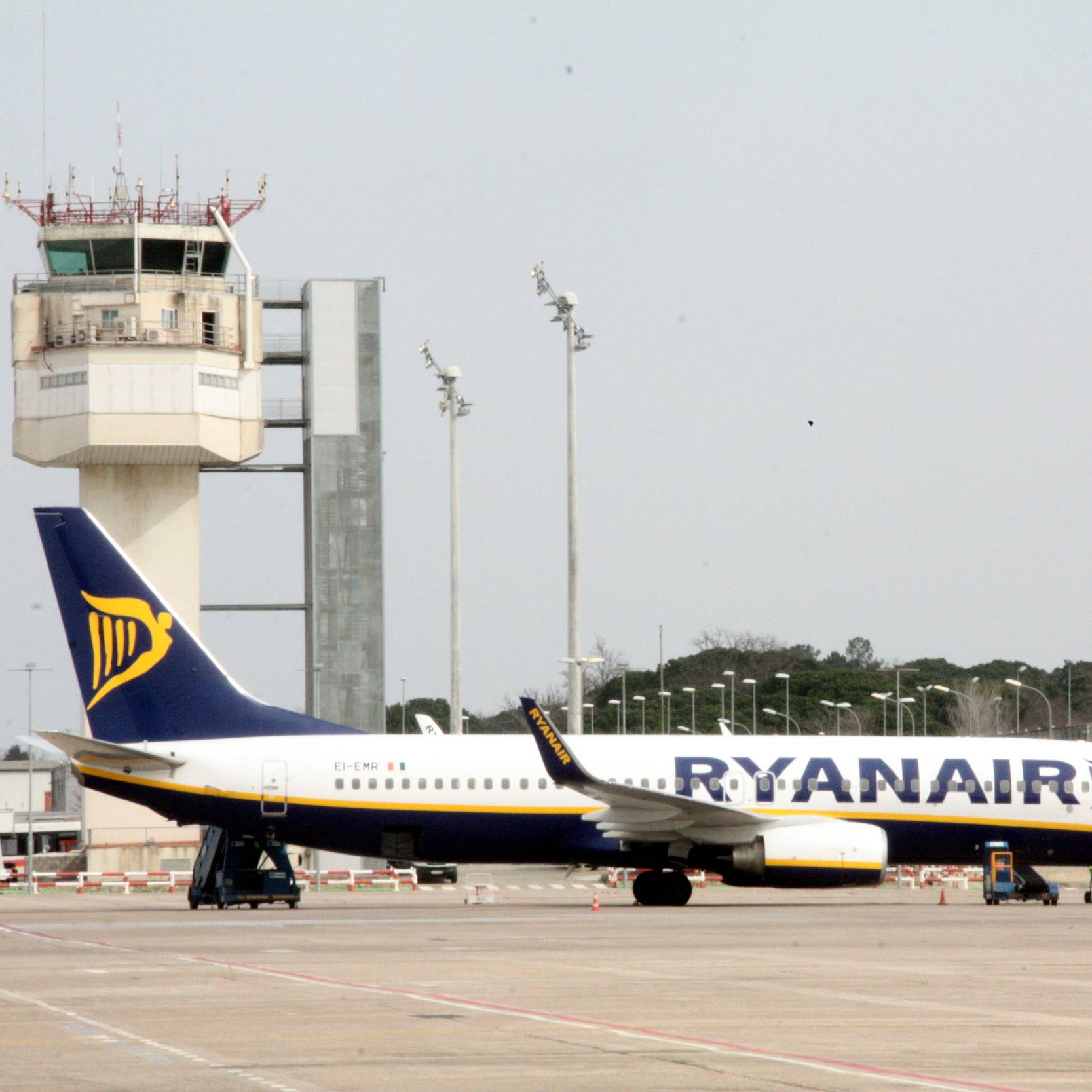 Un dels avions de Ryanair a l'Aeroport de Girona