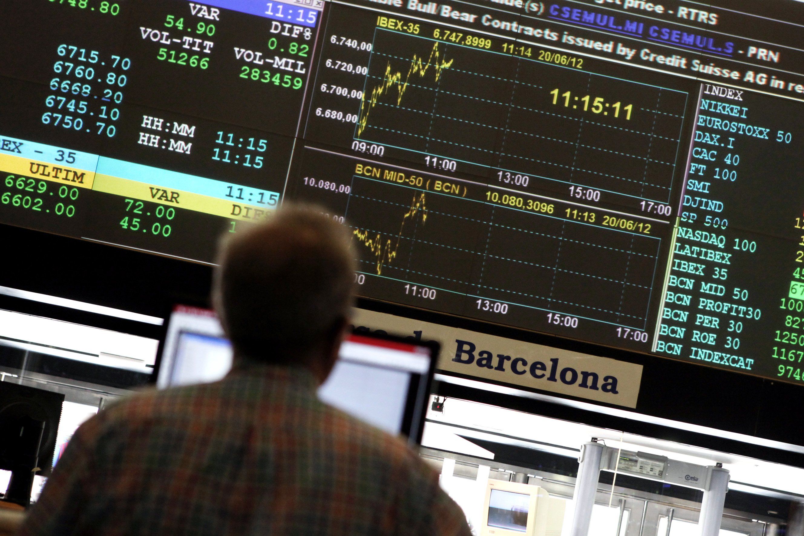 Panells informatius i agents borsaris a la Borsa de Barcelona