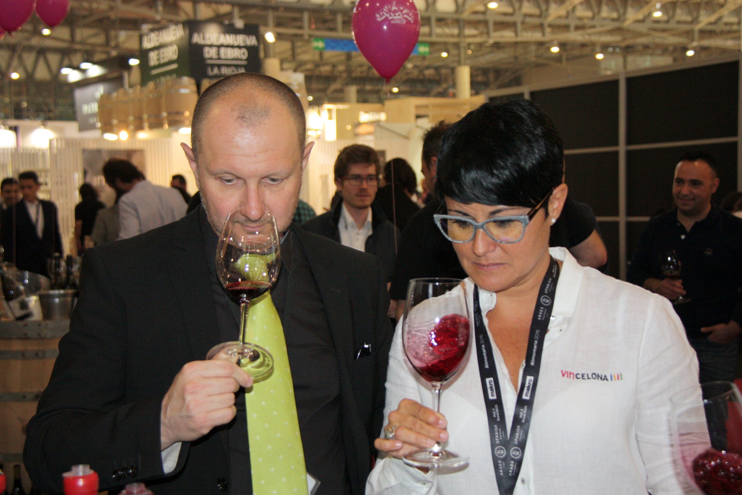 Tast de vins a l'estand Inkordia Wines d'Alimentaria 2016