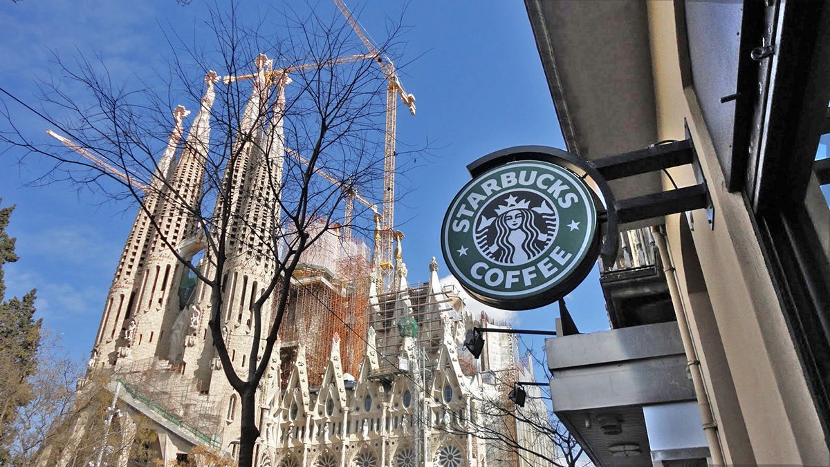 Starbucks és una de les franquícies internacionals que funciona a Barcelona