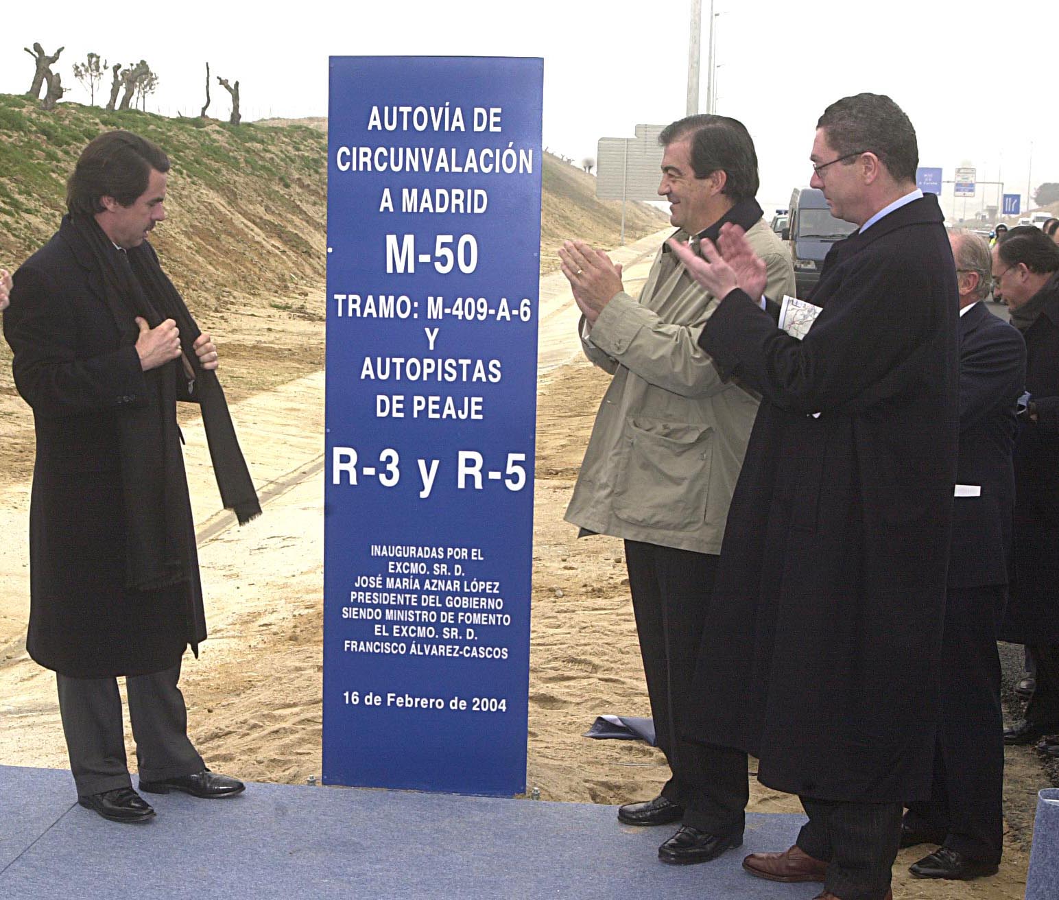 Aznar, Gallardón i Álvarez-Cascos durant la inauguració de les radials de Madrid