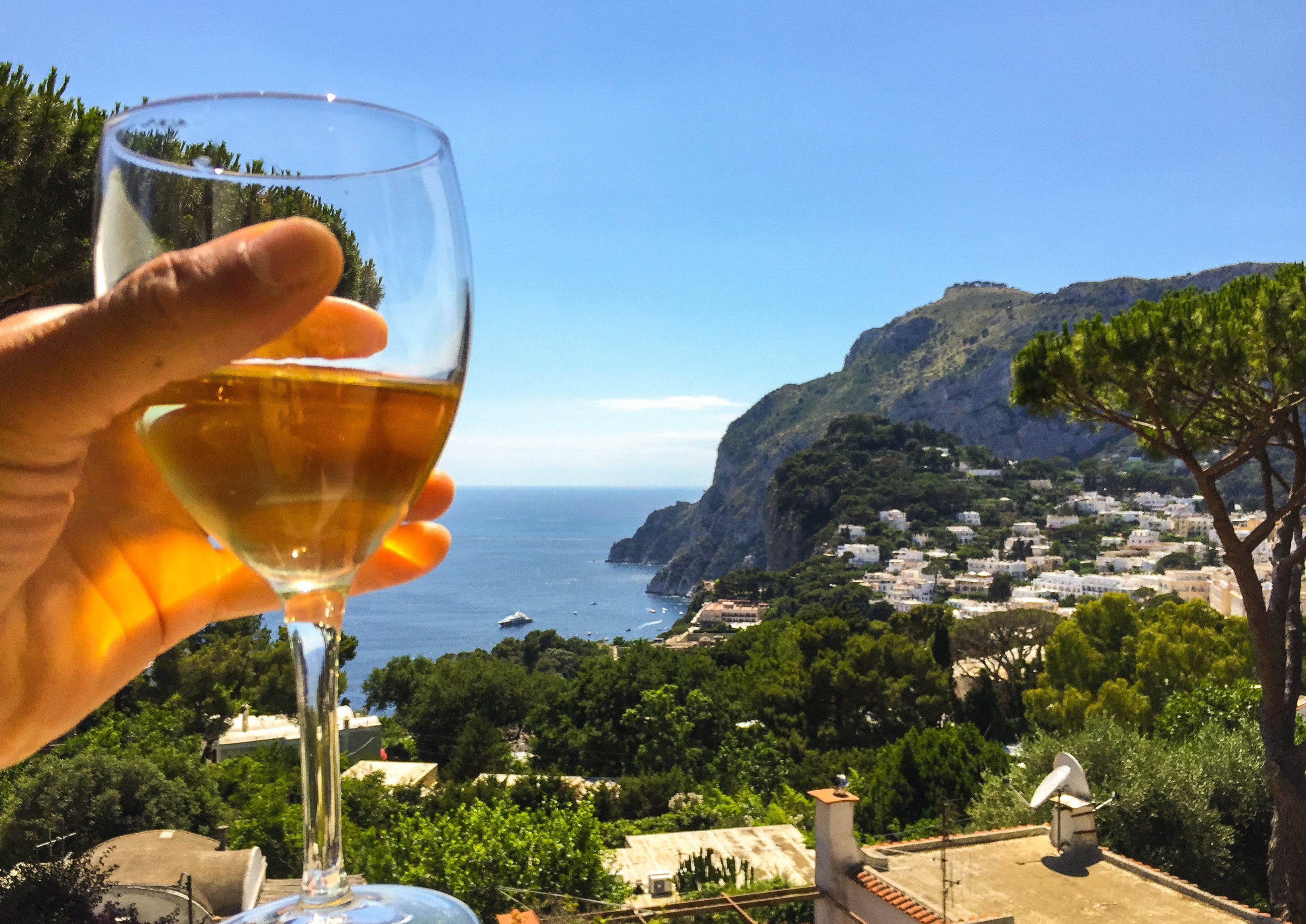 L'enoturisme capta un visitant que busca relaxació més enllà del turisme rural