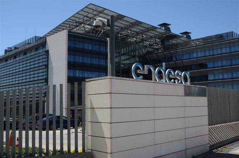 Endesa registra una caiguda dels beneficis i ingressos