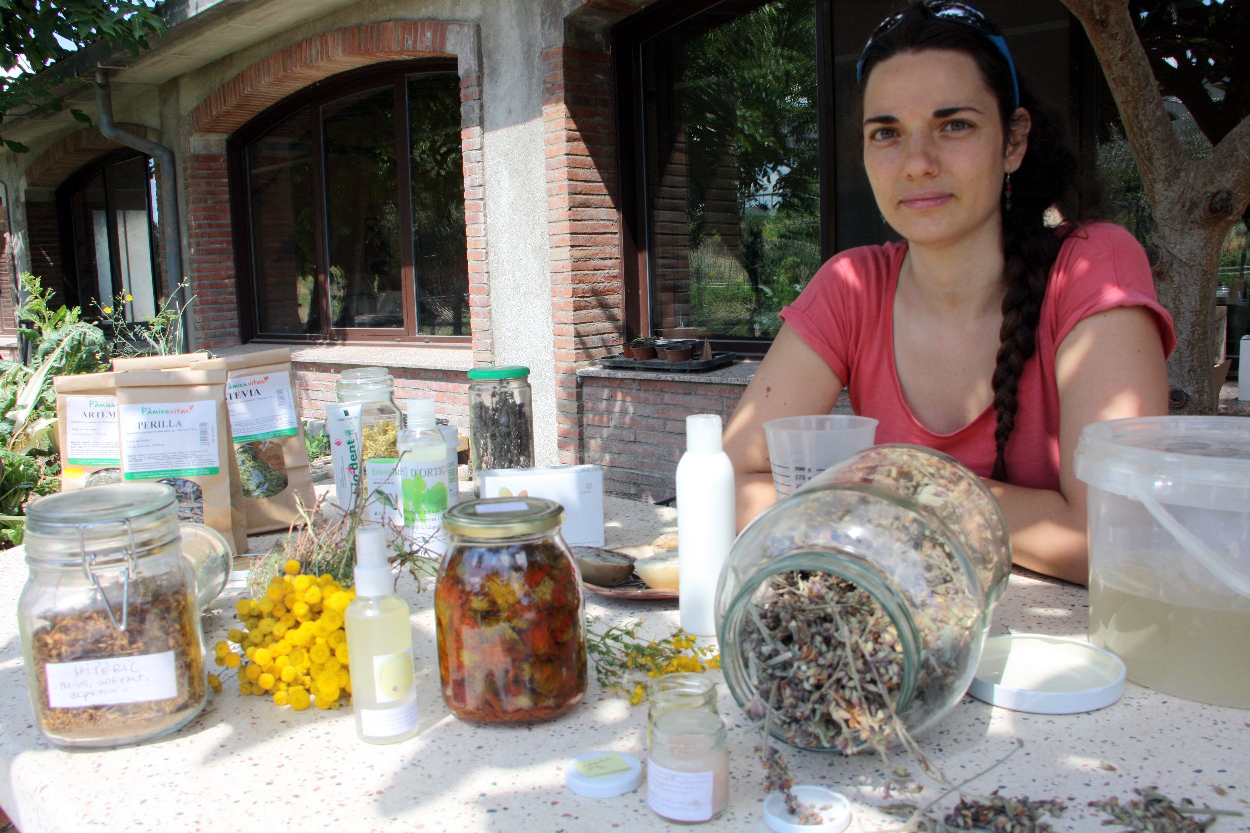 Serra amb part dels productes que s'ofereixen des de Terra Viva