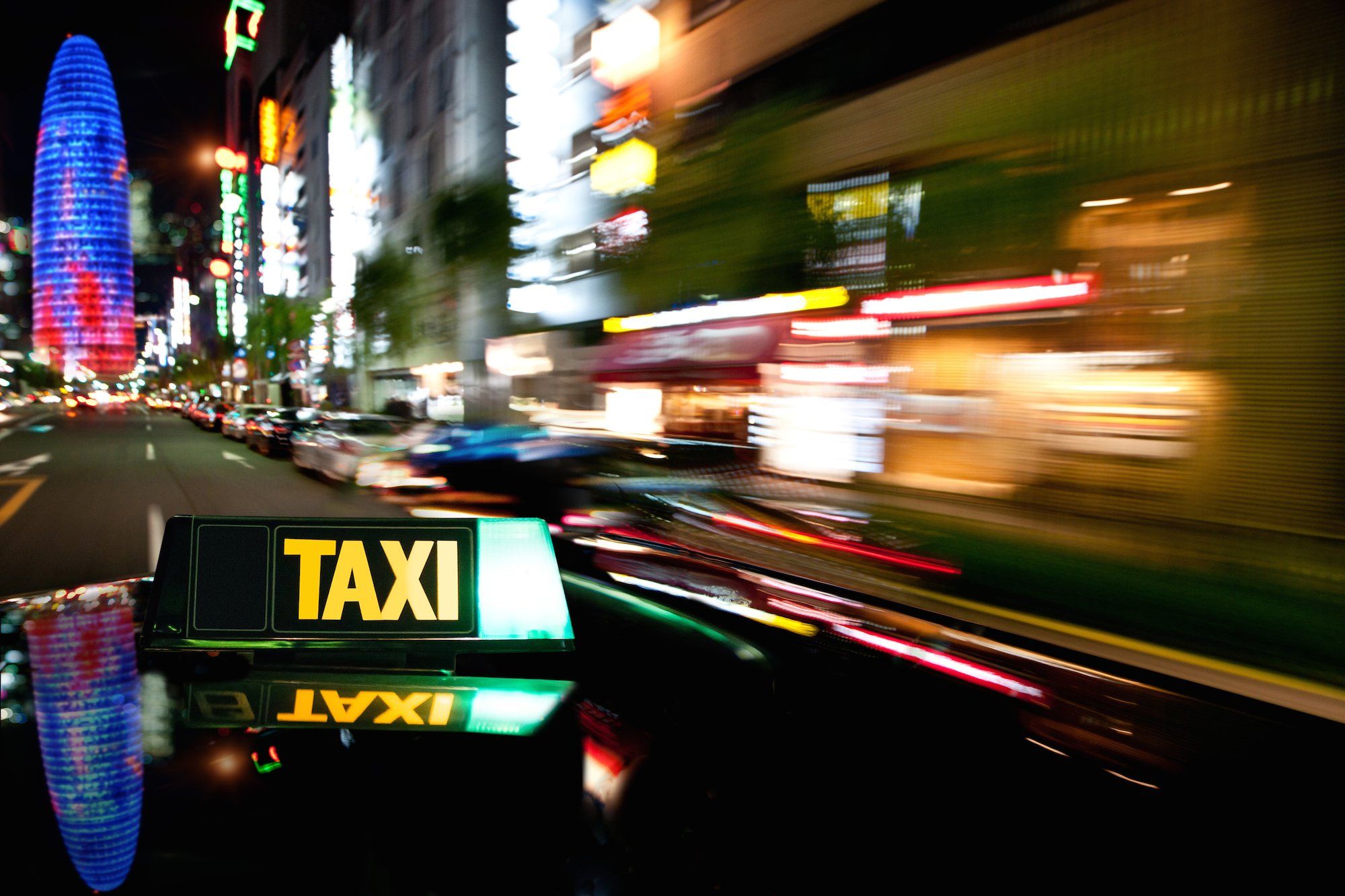 Els taxistes de Barcelona surten al carrer en la seva batalla contra Uber