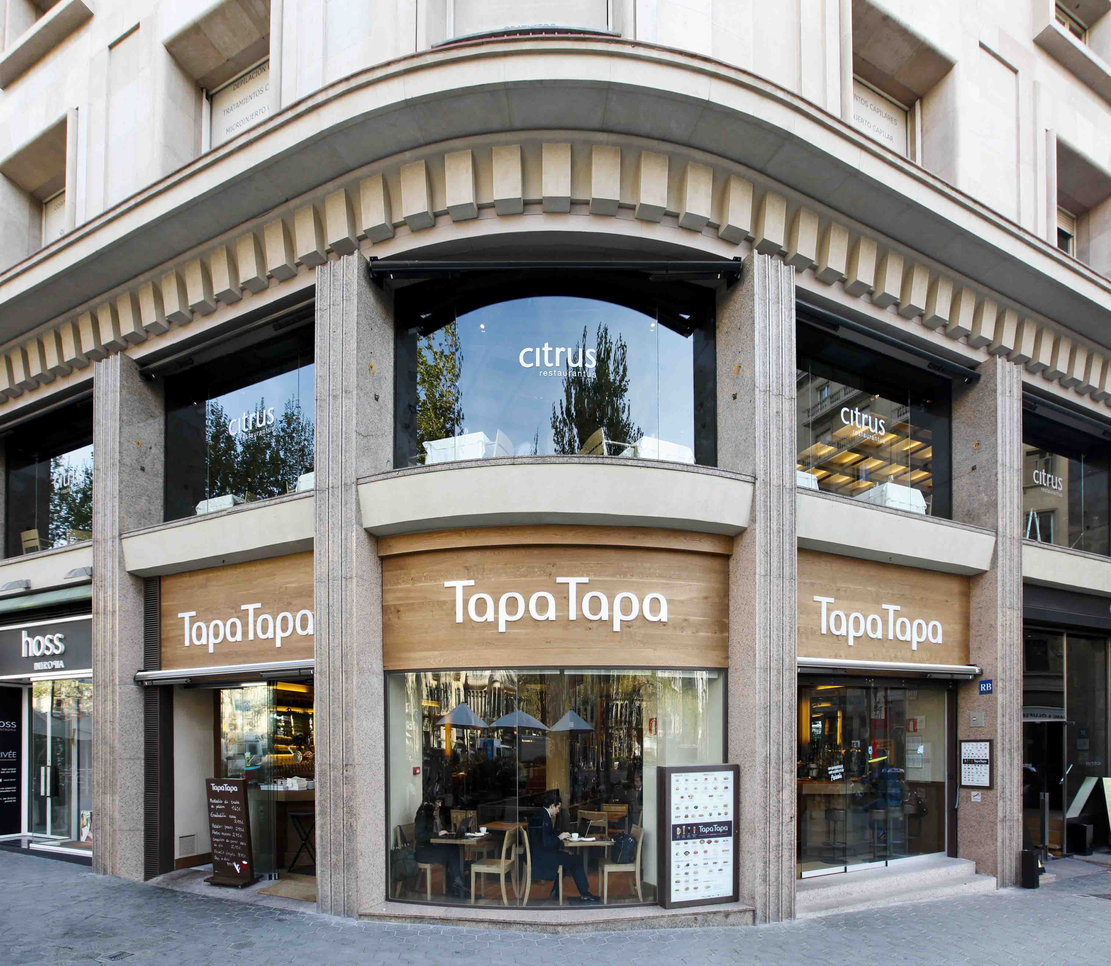 Tapa Tapa va ser el primer restaurant del grup format per Artemi Nolla