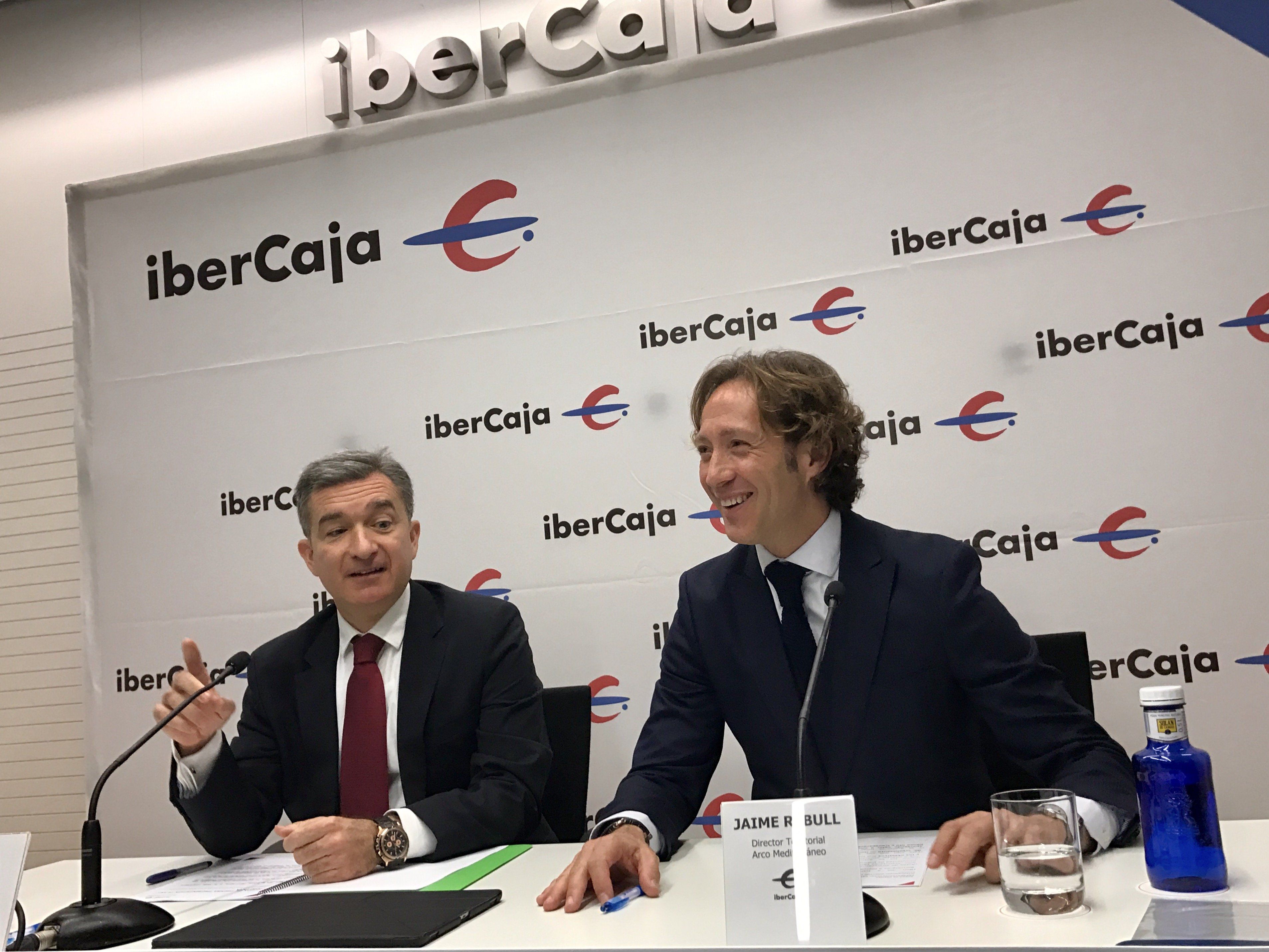 El conseller delegat, Víctor Iglesias, i el director territorial per a l'Arc Mediterrani, Jaime Rebull, han presentat els plans d'Ibercaja a Catalunya