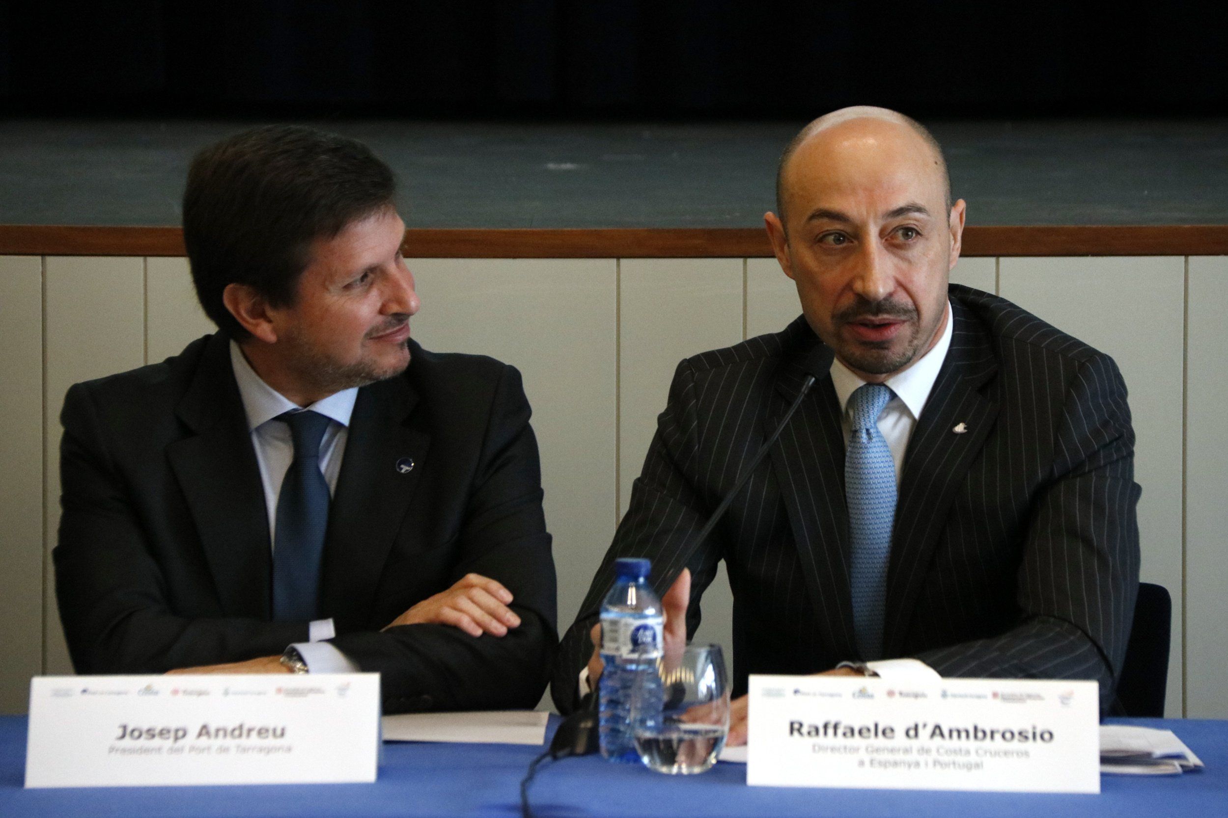 Raffaele dAmbrosio, director general de Costa Cruceros a Espanya i Portugal, amb el president del Port de Tarragona, Josep Andreu