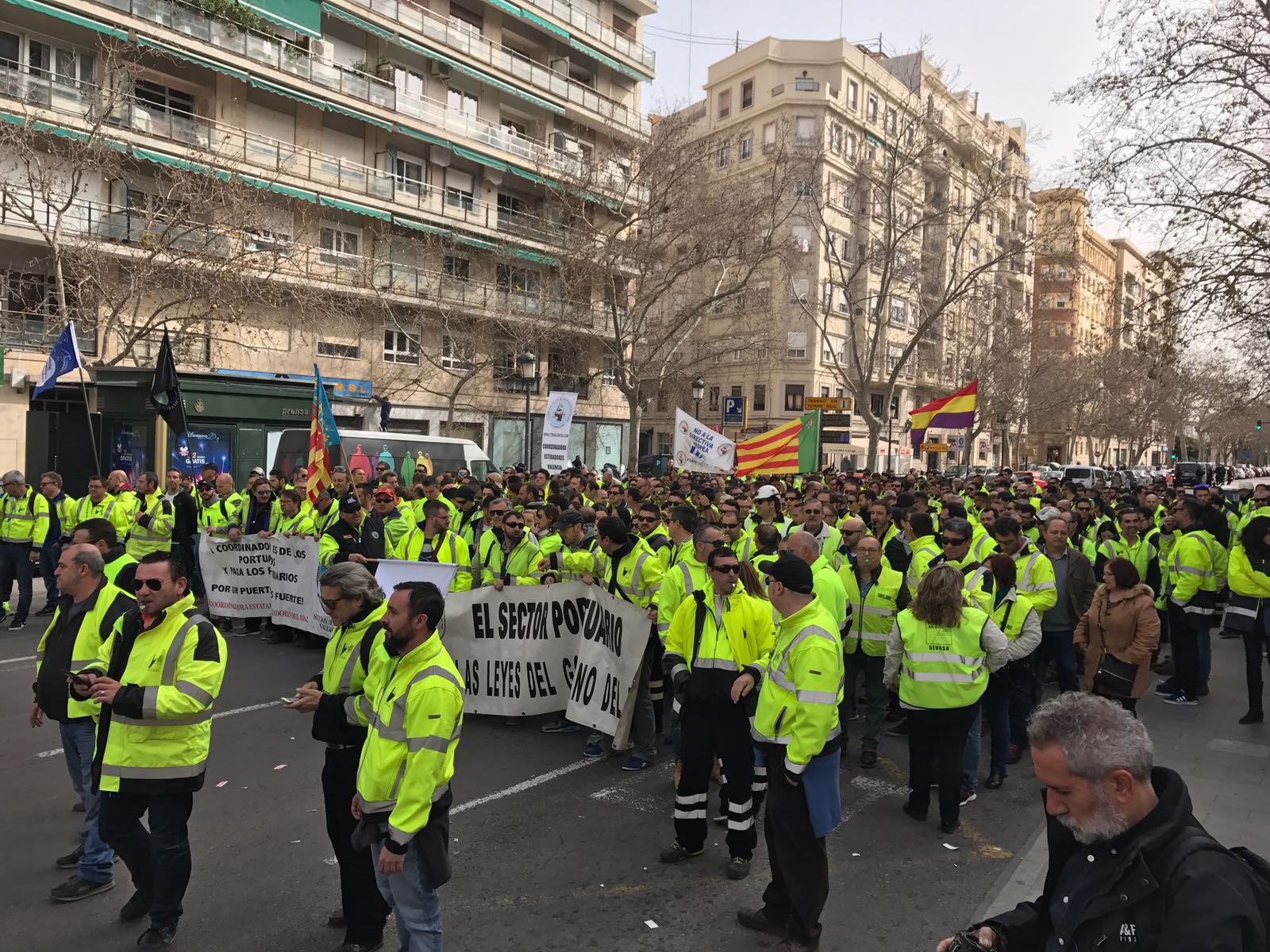 Una manifestació d'estibadors a València