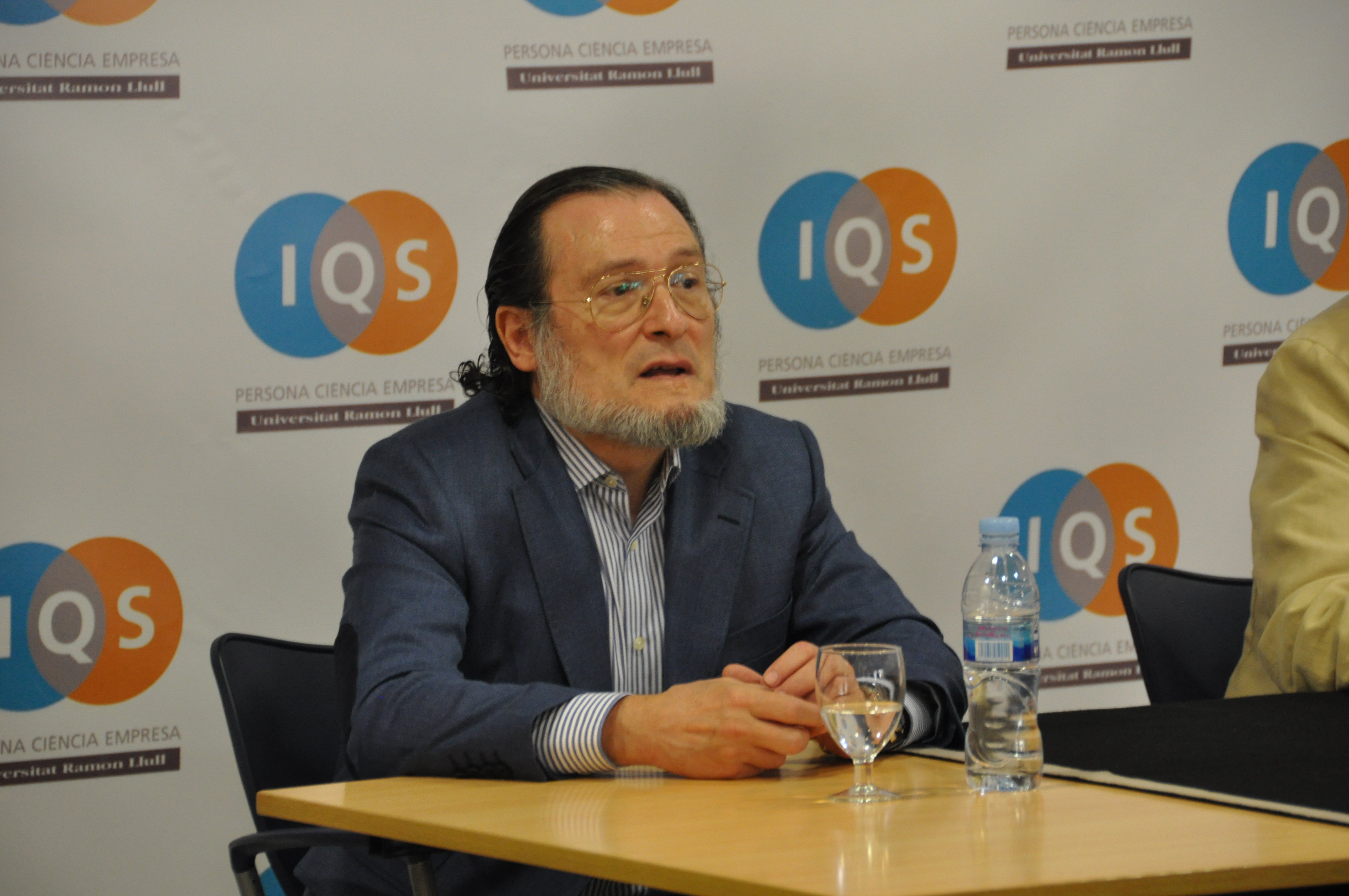 Niño Becerra en la presentación del libro