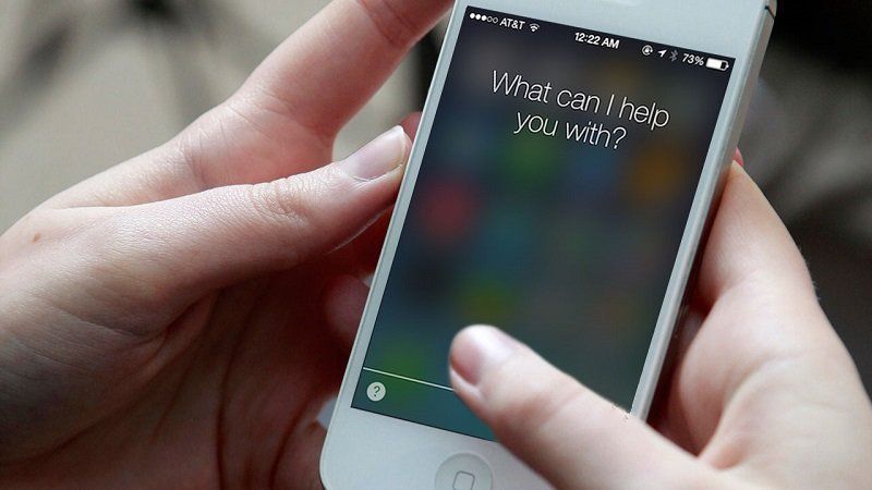 Siri habla muchos idiomas, pero no encara el catalán