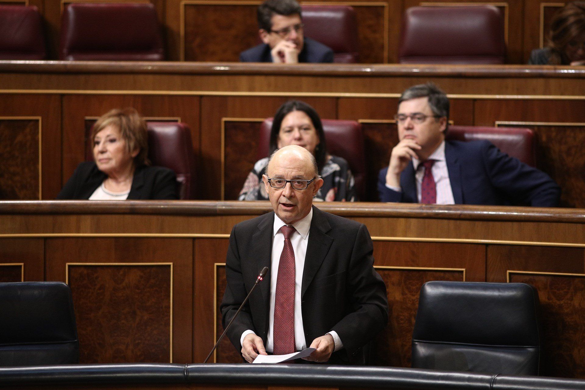 Montoro afirma que no es pujarà l'IVA ni cap altre tips de gravament