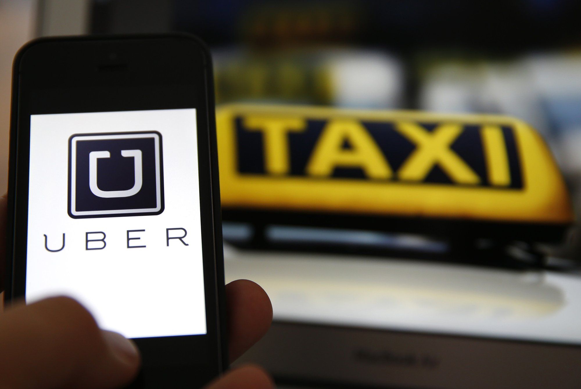 El sector del tàxi està en peu de guerra contra Uber