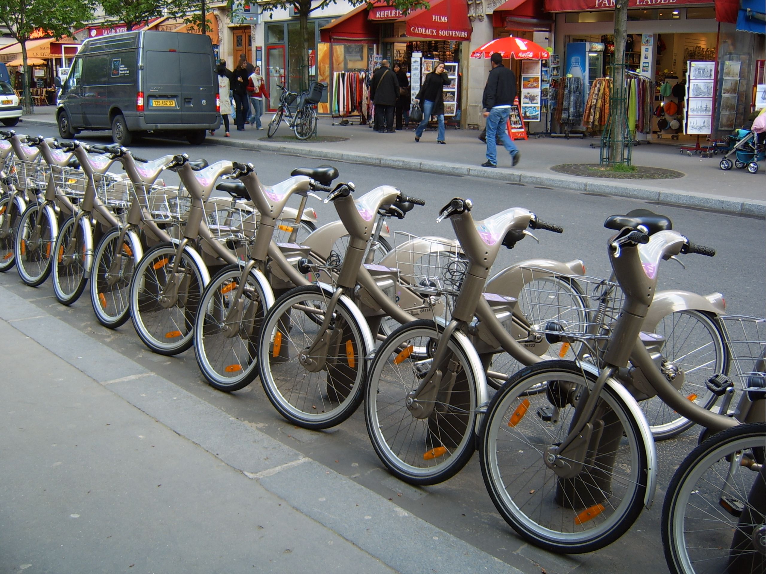 Una estació del Vélib, el bicing de París