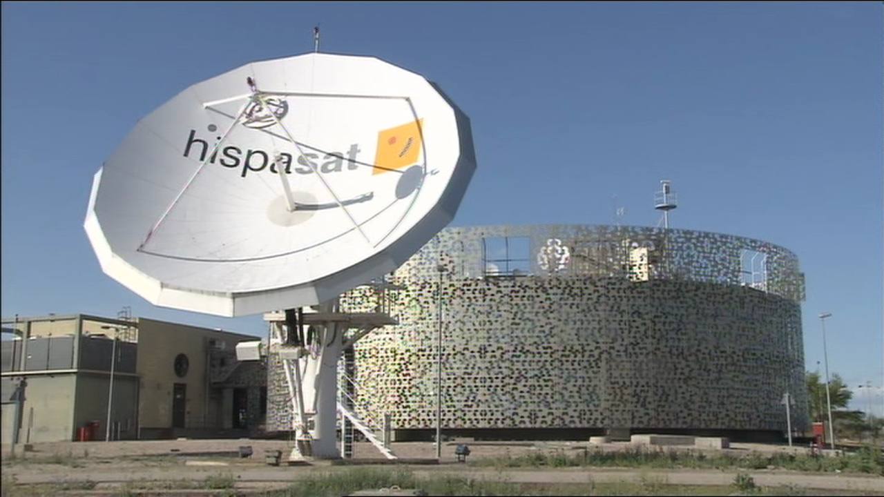 Una de les antenes d'Hispasat