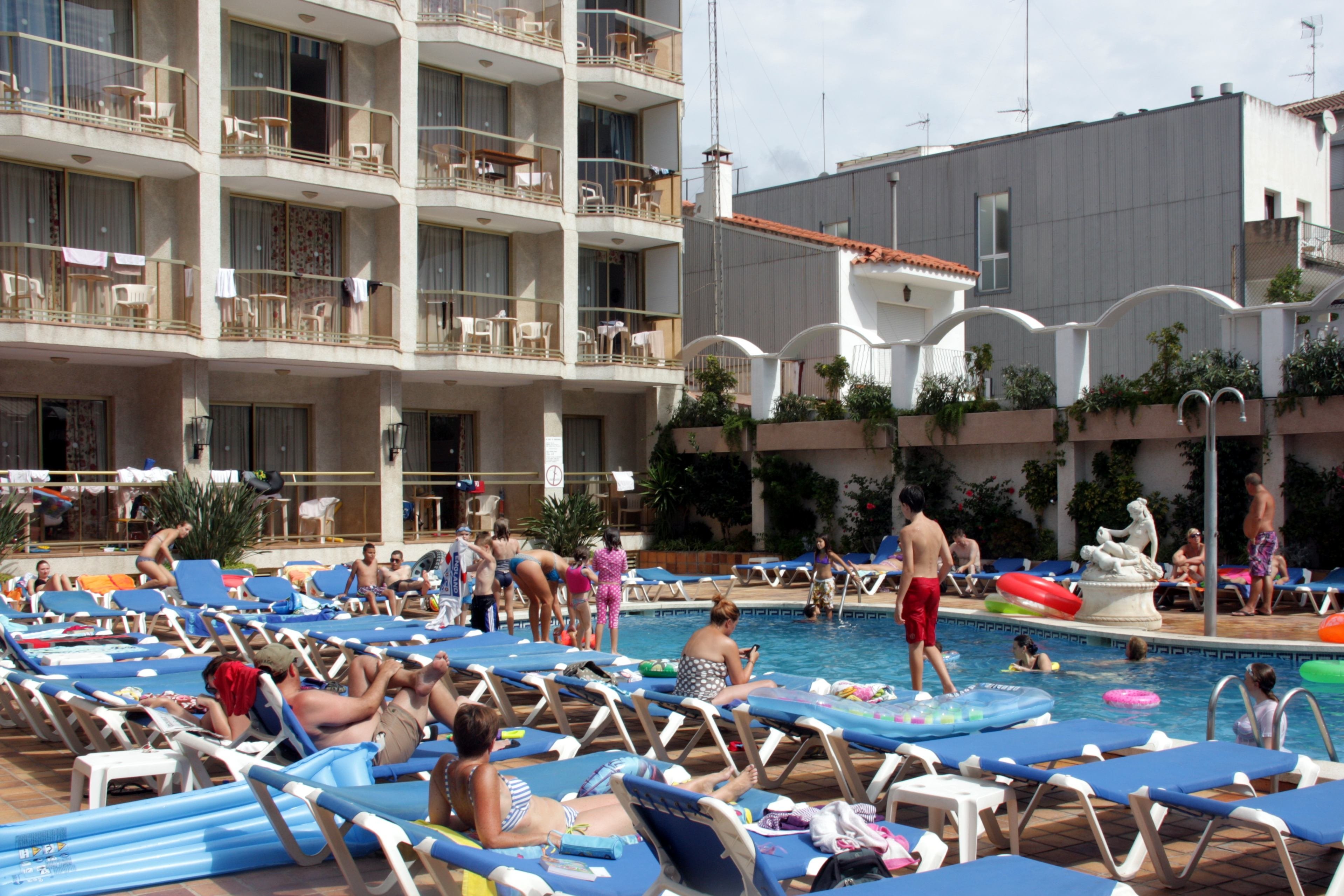 Turistes en un hotel de Calella