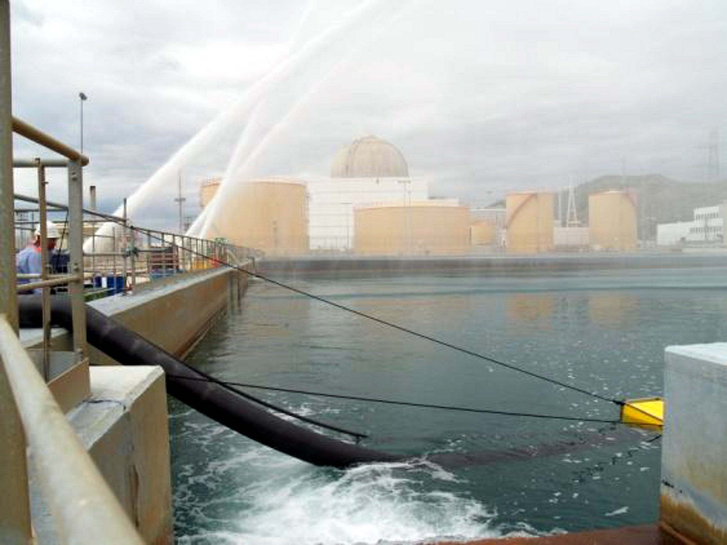 sessions de formació amb les noves bombes portàtils adquirides a central nuclear Vandellòs II