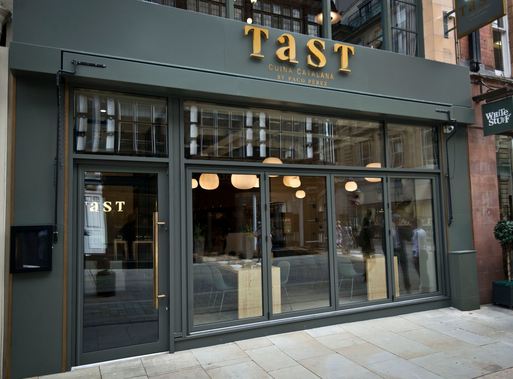 La façana del restaurant Tast de Manchester