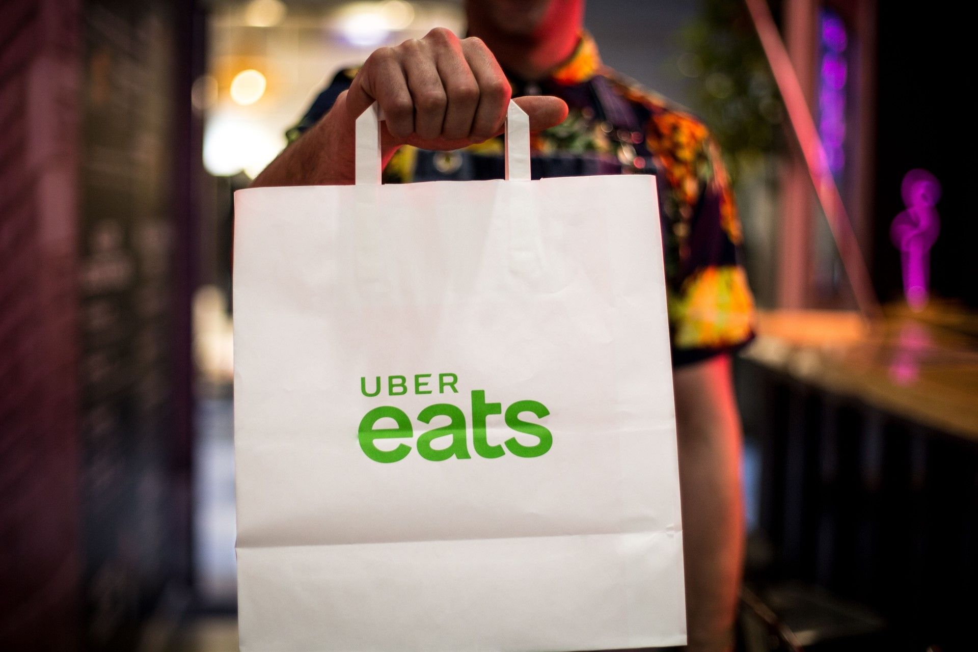 Uber Eats comença a operar a Sant Cugat, Valldoreix, Mira sol i Bellaterra