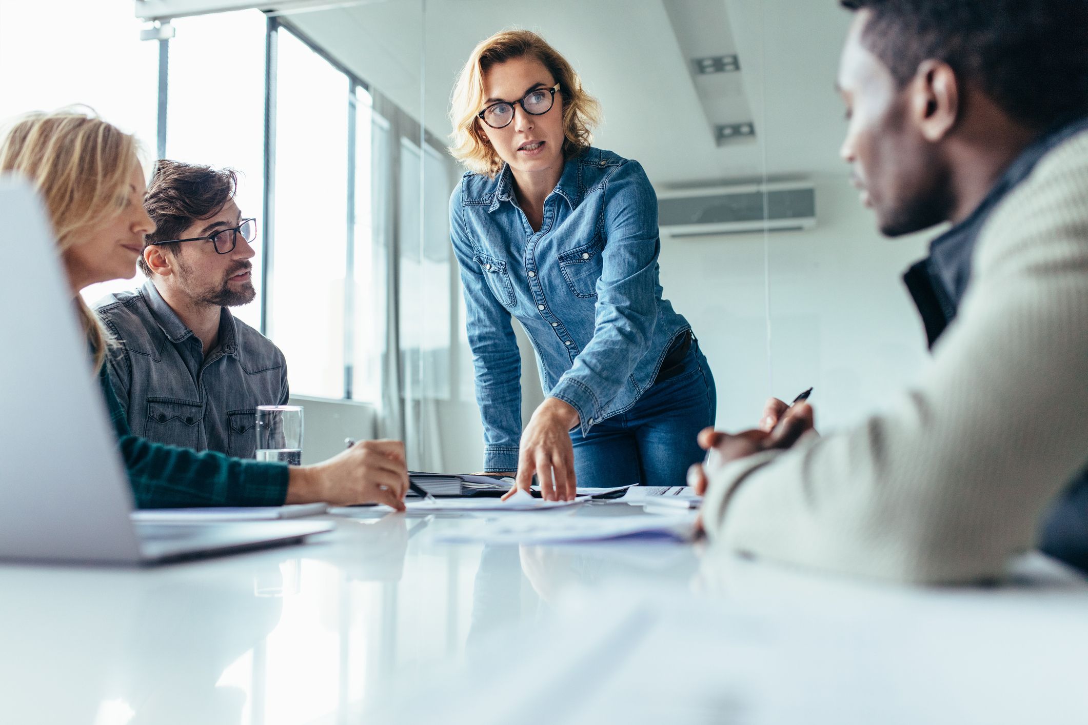 Aconseguir els objectius propis és una de les claus d'una reunió d'equip | iStock