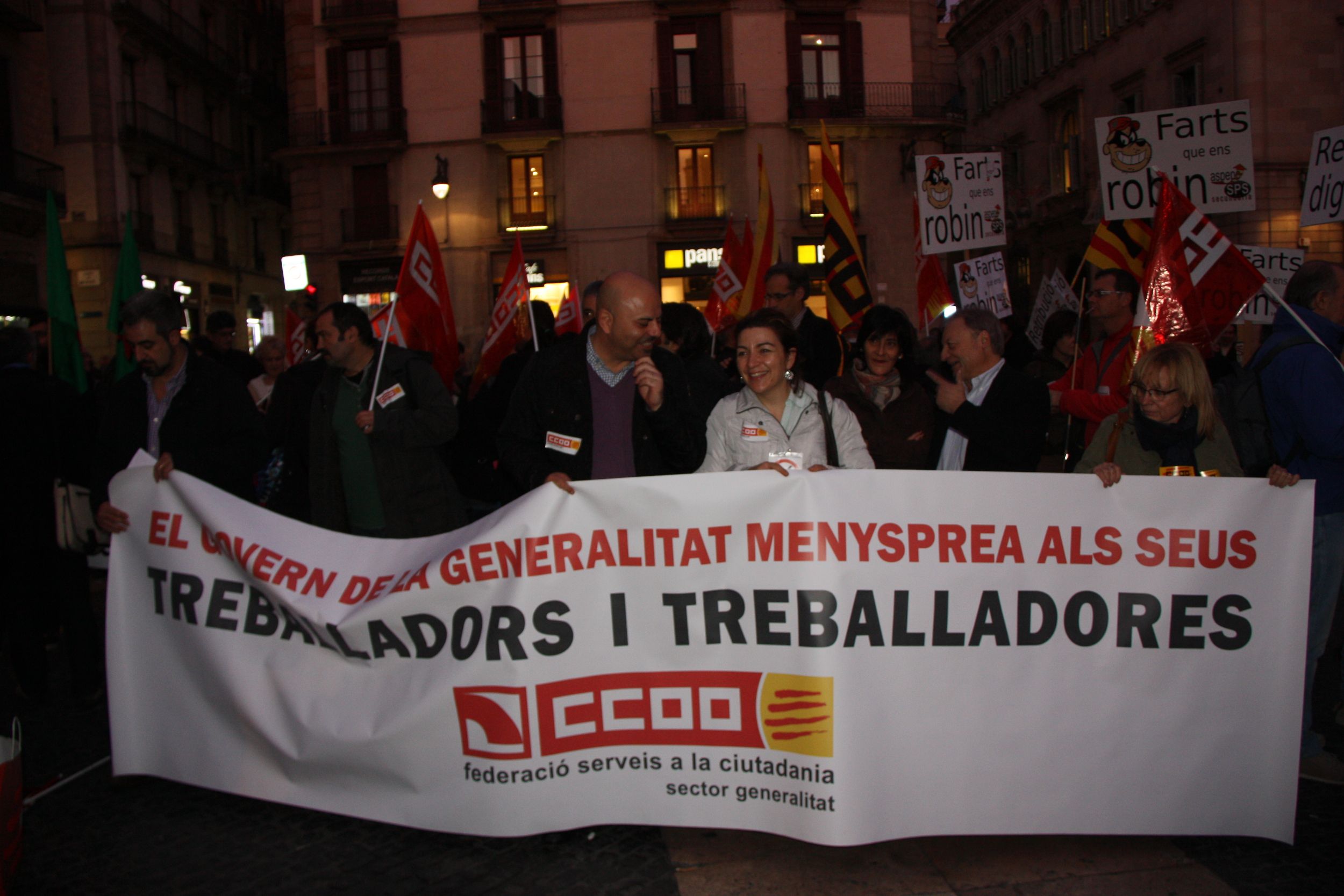 Una manifestació de funcionaris a la Plaça Sant Jaume