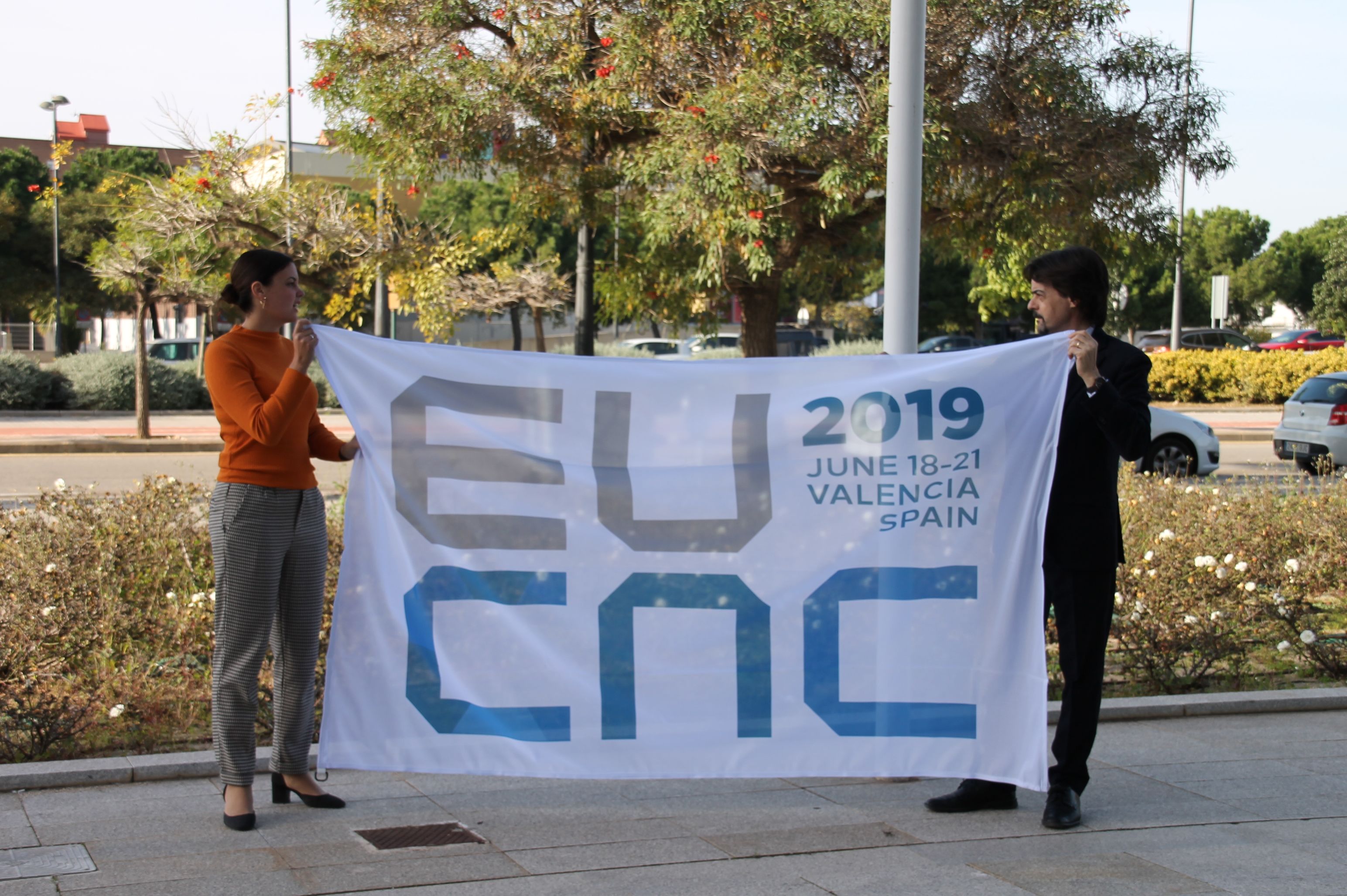 Hissat de la bandera al Palau de Congressos | Cedida 