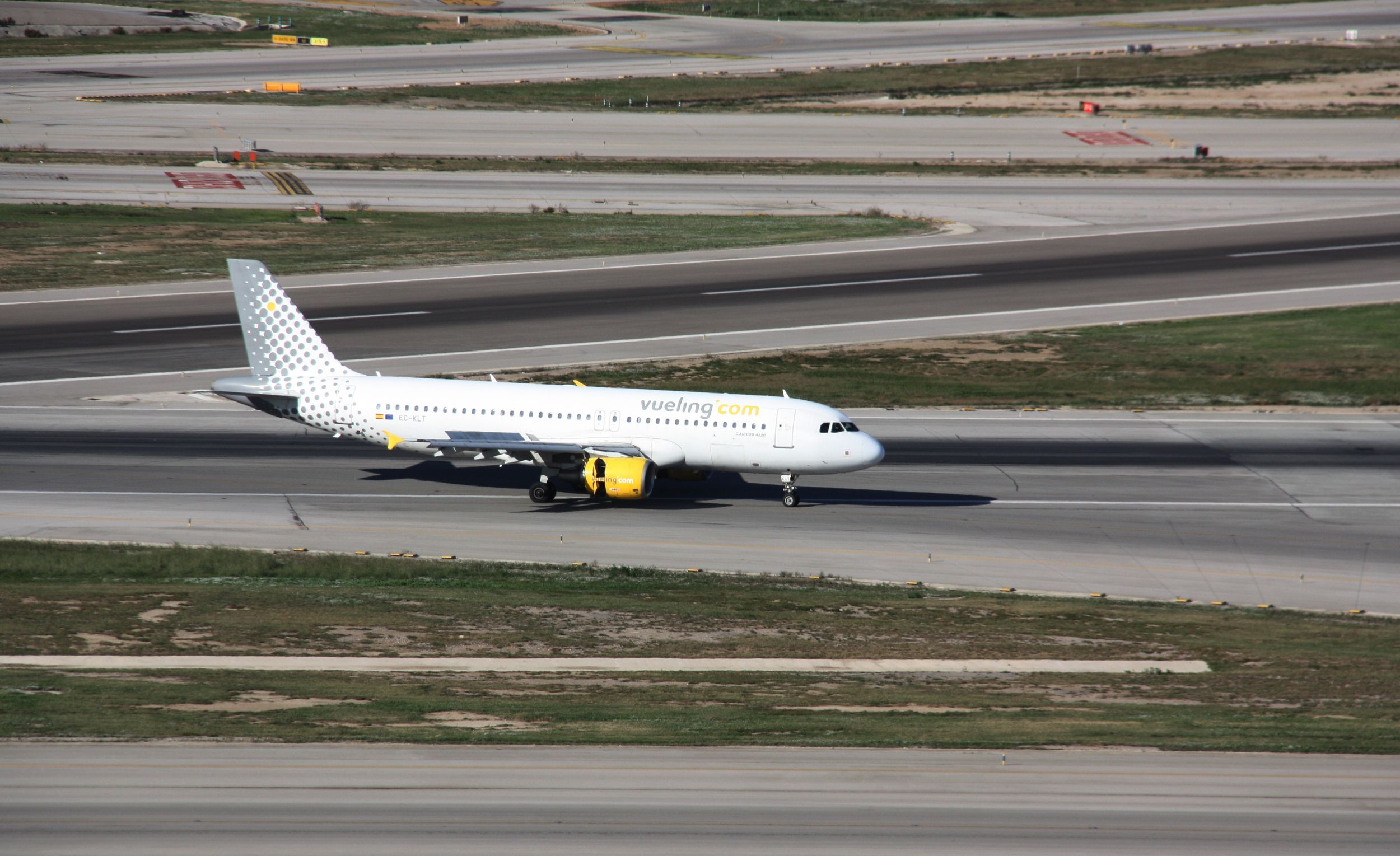 Un avión de Vueling aterriza al aeropuerto del Prat | ACN