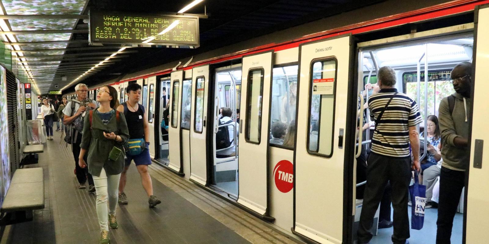 Eliminar l'amiant dels vagons del metro costarà dos milions d'euros | ACN