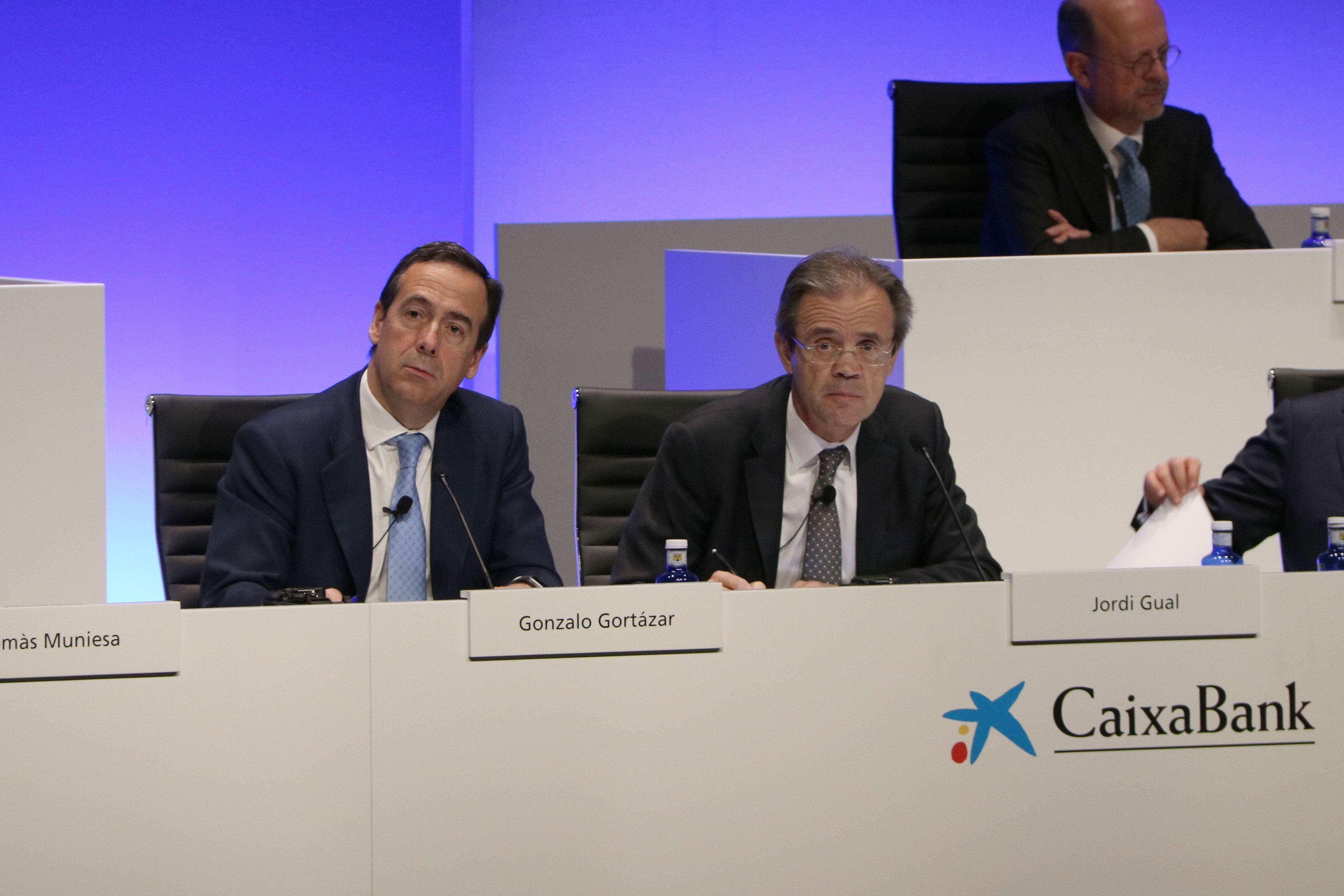 Gonzalo Gortázar y Jordi Gual durante la Junta de Accionistas de CaixaBank | ACN