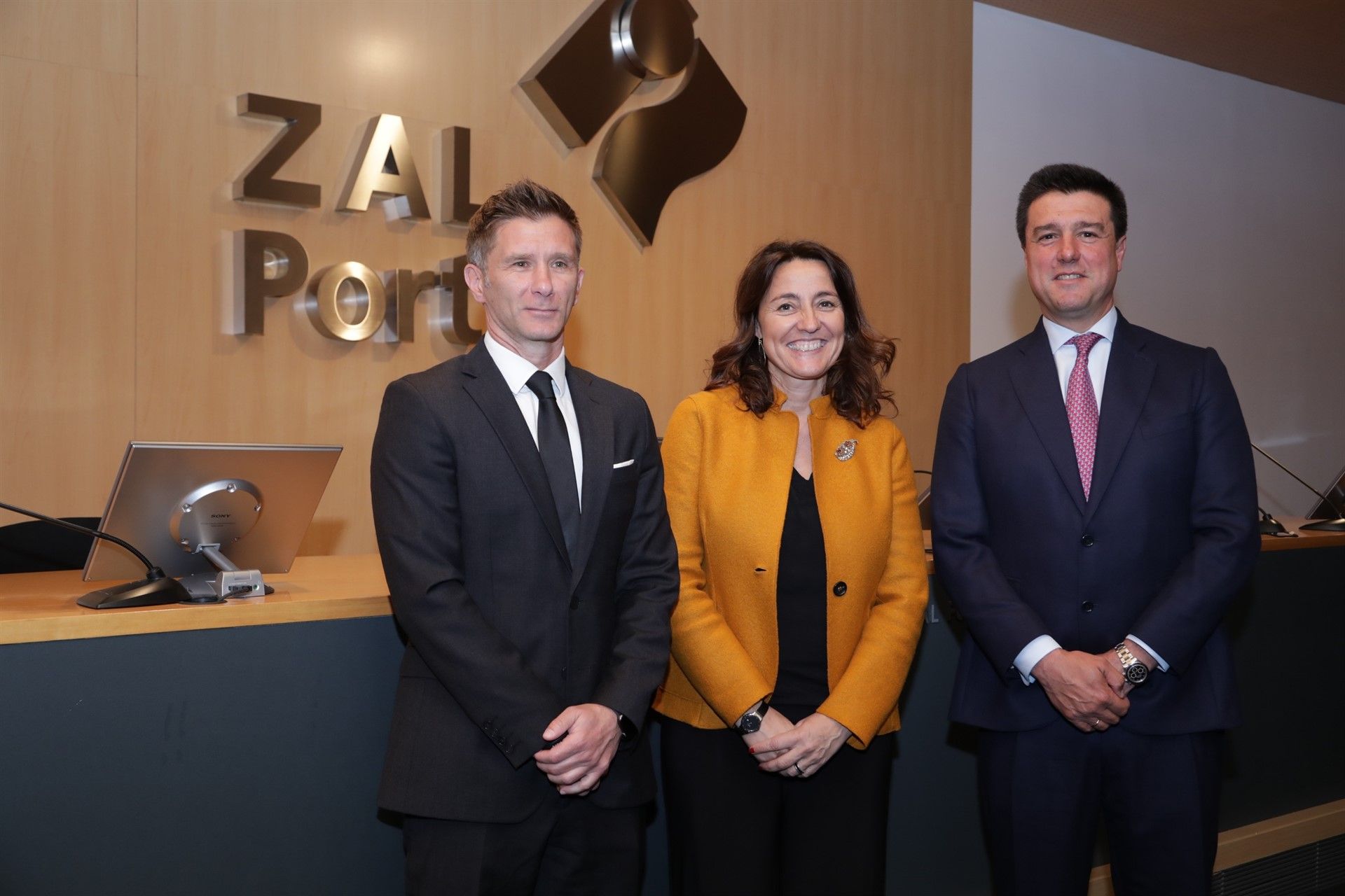 La presidenta del Port de Barcelona i la representació de Cilsa | Europa Press