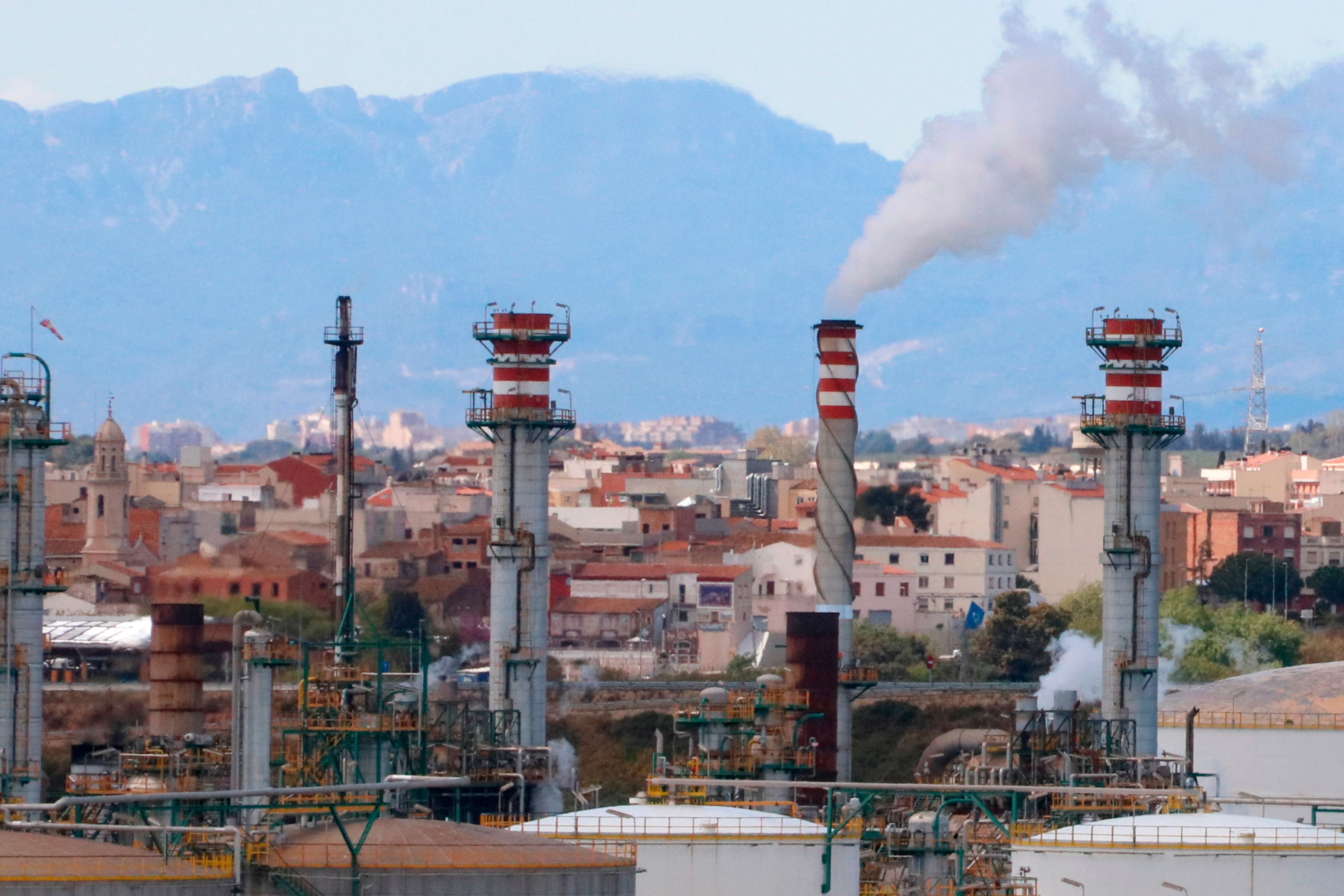 Xemeneies de la indústria química de Tarragona | ACN