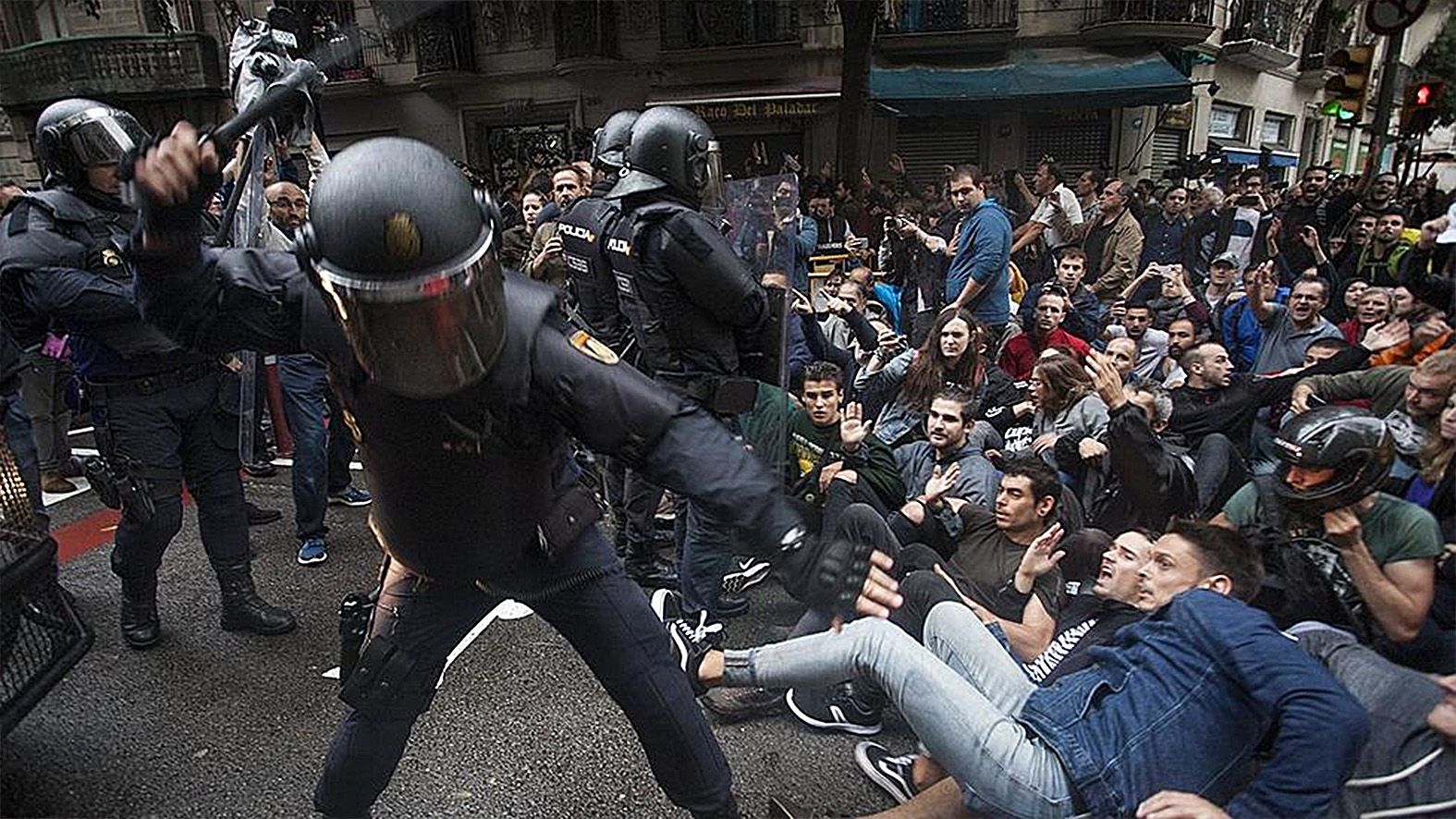 Les imatges de càrregues policials van afectar el turisme de Catalunya