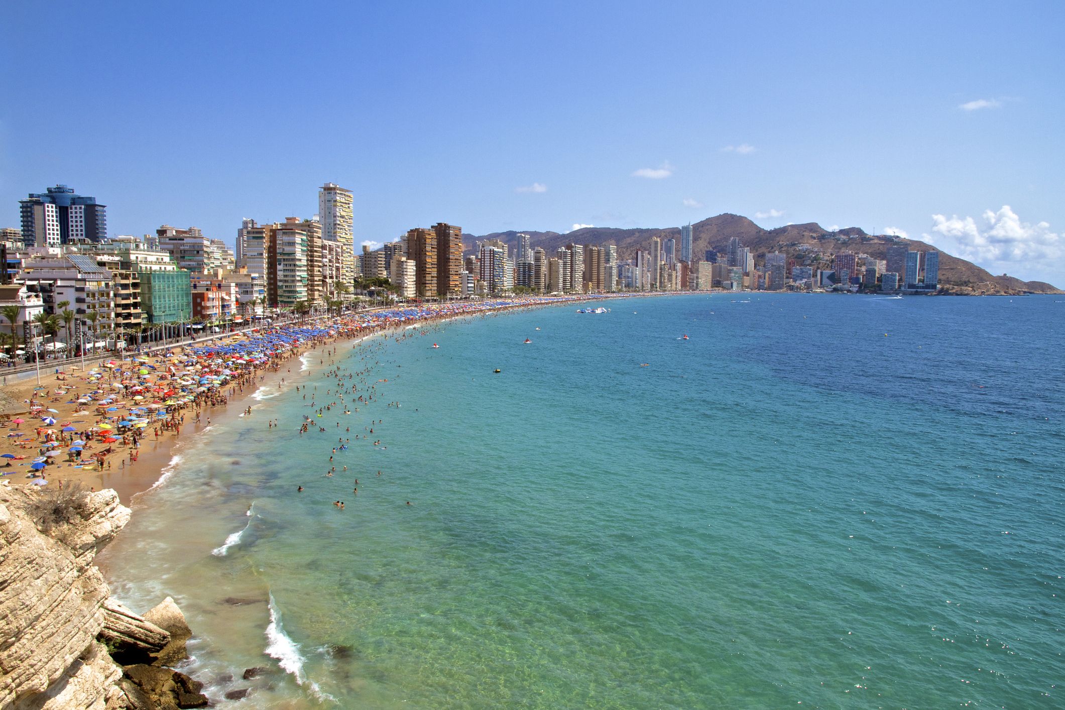 Benidorm és el referent del turisme de sol i platja al País Valencià