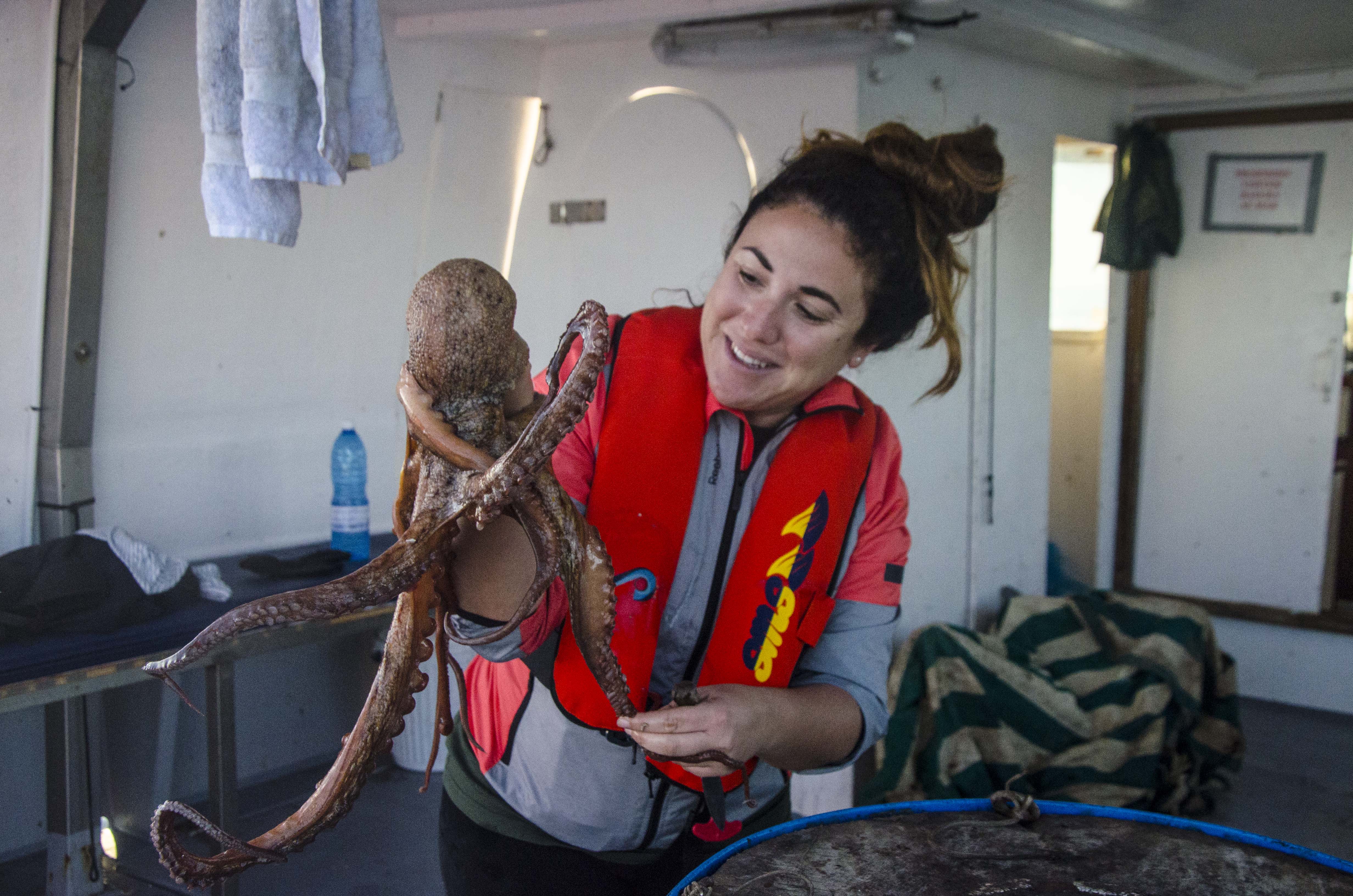 Dur turistes a bord de vaixells de pesca, una alternativa rendible per als pescadors | Cedida