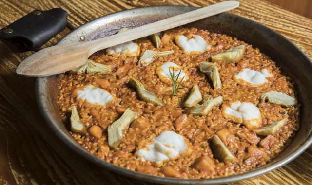 Paella de rap i carxofes del Xàtiva