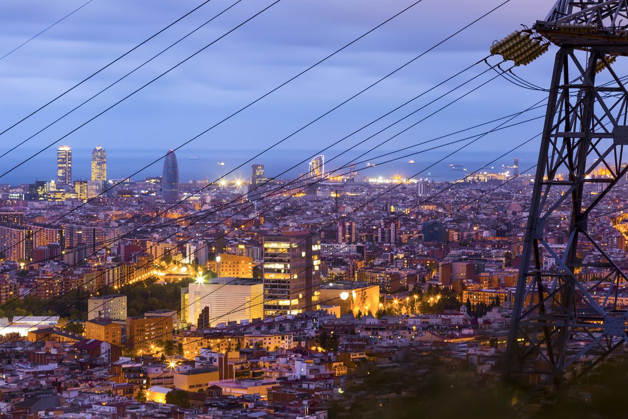 Les pimes catalanes paguen l'electricitat un 36% més cara que a Europa