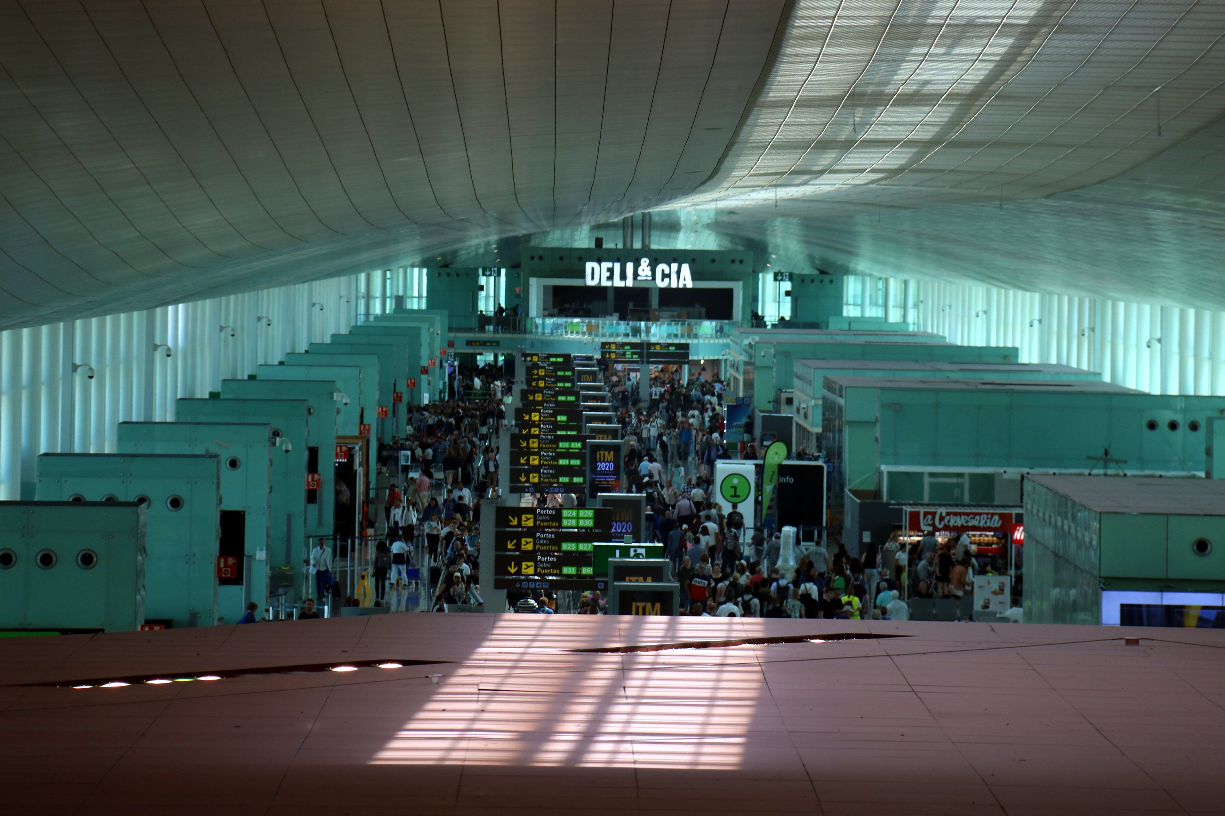 El 14 de juny, l'Aeroport bat rècord d'operacions diàries i passatgers transportats en un sol dia | ACN