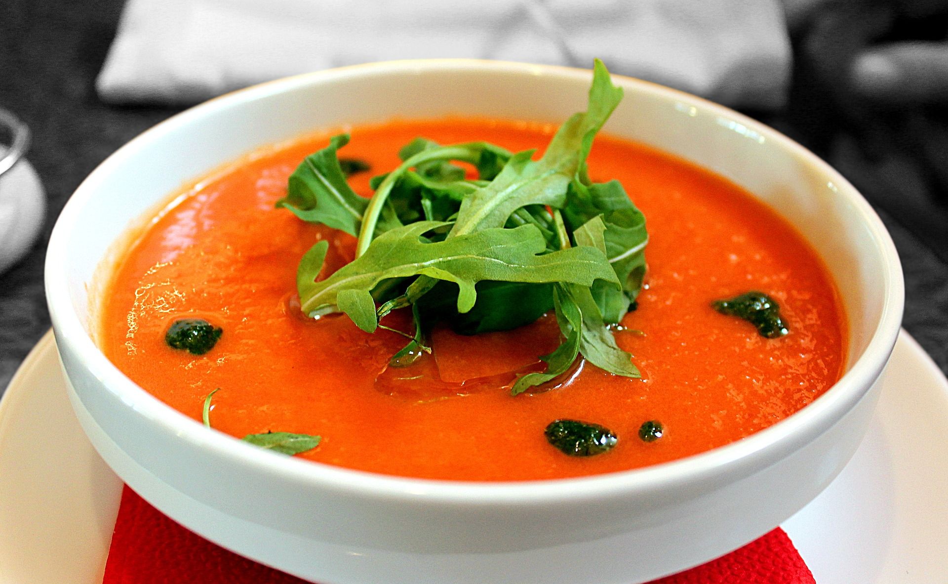 El gazpacho era una sopa con productos de temporada de la huerta consolidado por el 'tetrabrick' | Pixabay