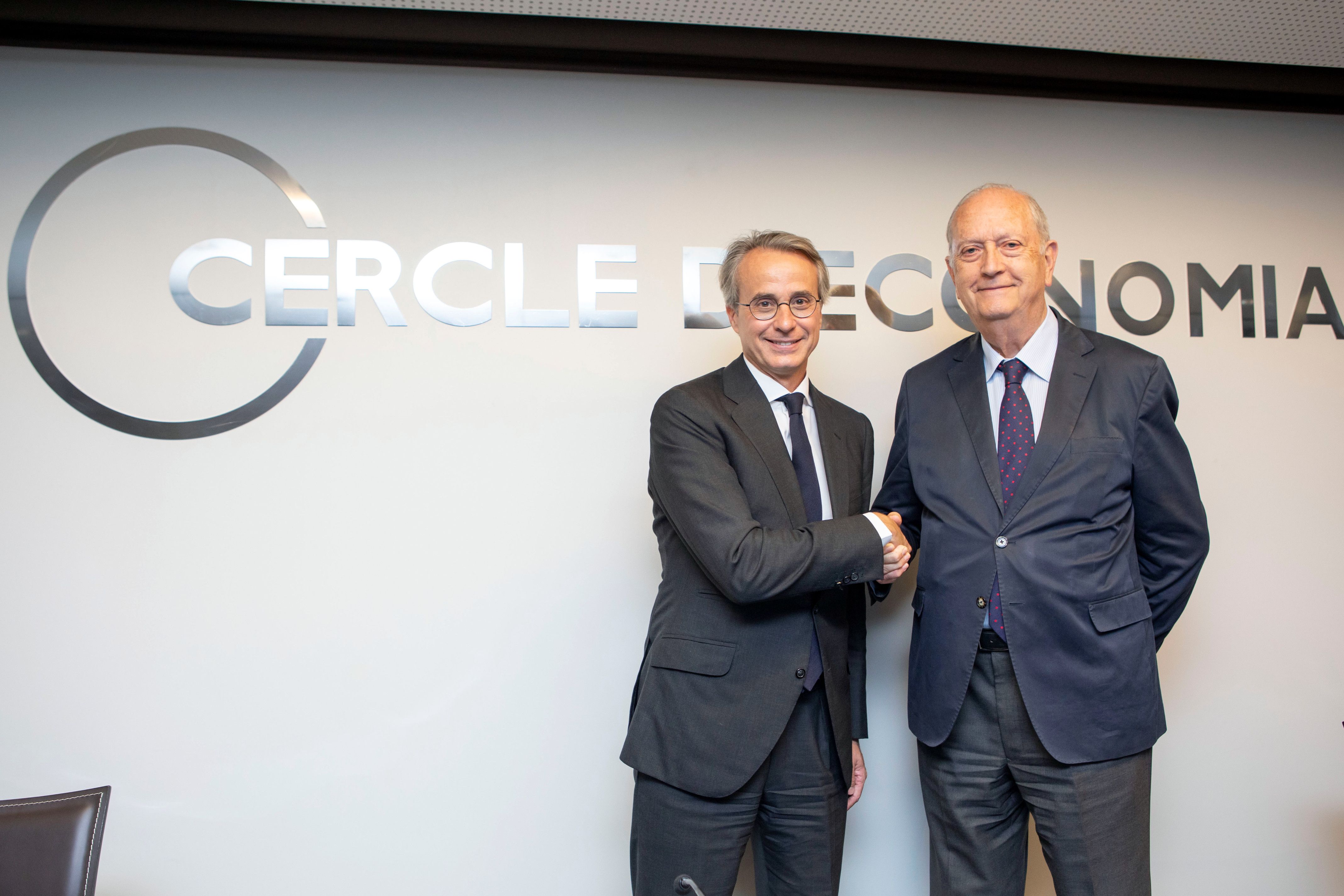 L'expresident del Cercle d'Economia, Juan José Brugera, i el seu successor, Javier Faus | ACN