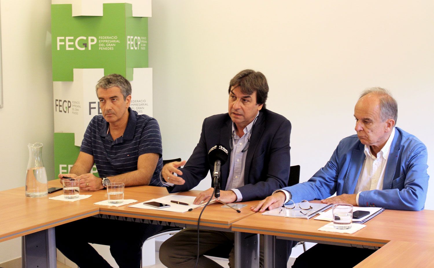 D'esquerra a dreta: Xavier Montserrat, tresorer de la FEGP; Martí Sistané, president de la FEGP, i Andreu Batlle, secretari de la FEGP | Cedida