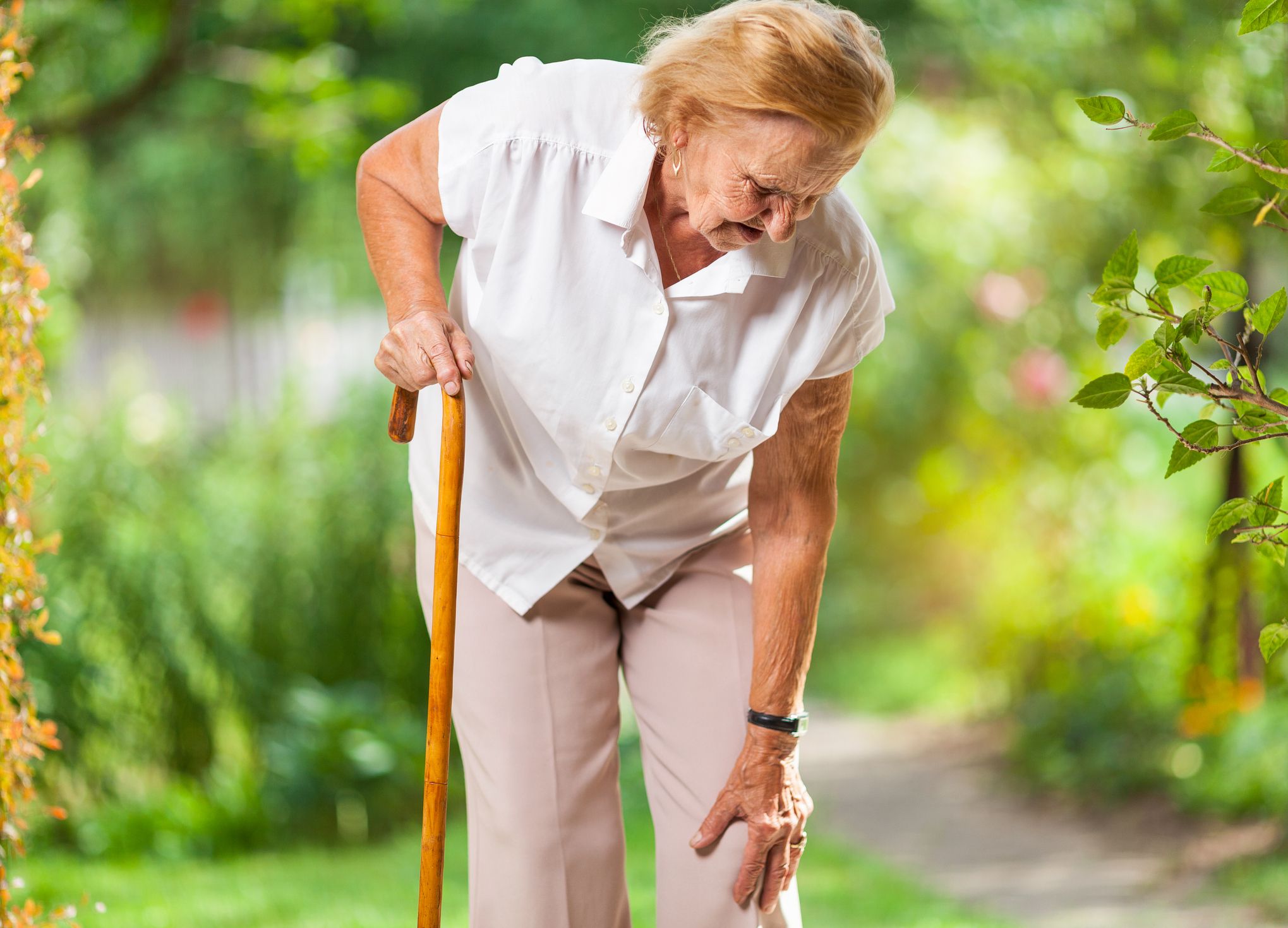 SeniorDomo detecta caigudes de la gent gran i avisa els familiars | iStock