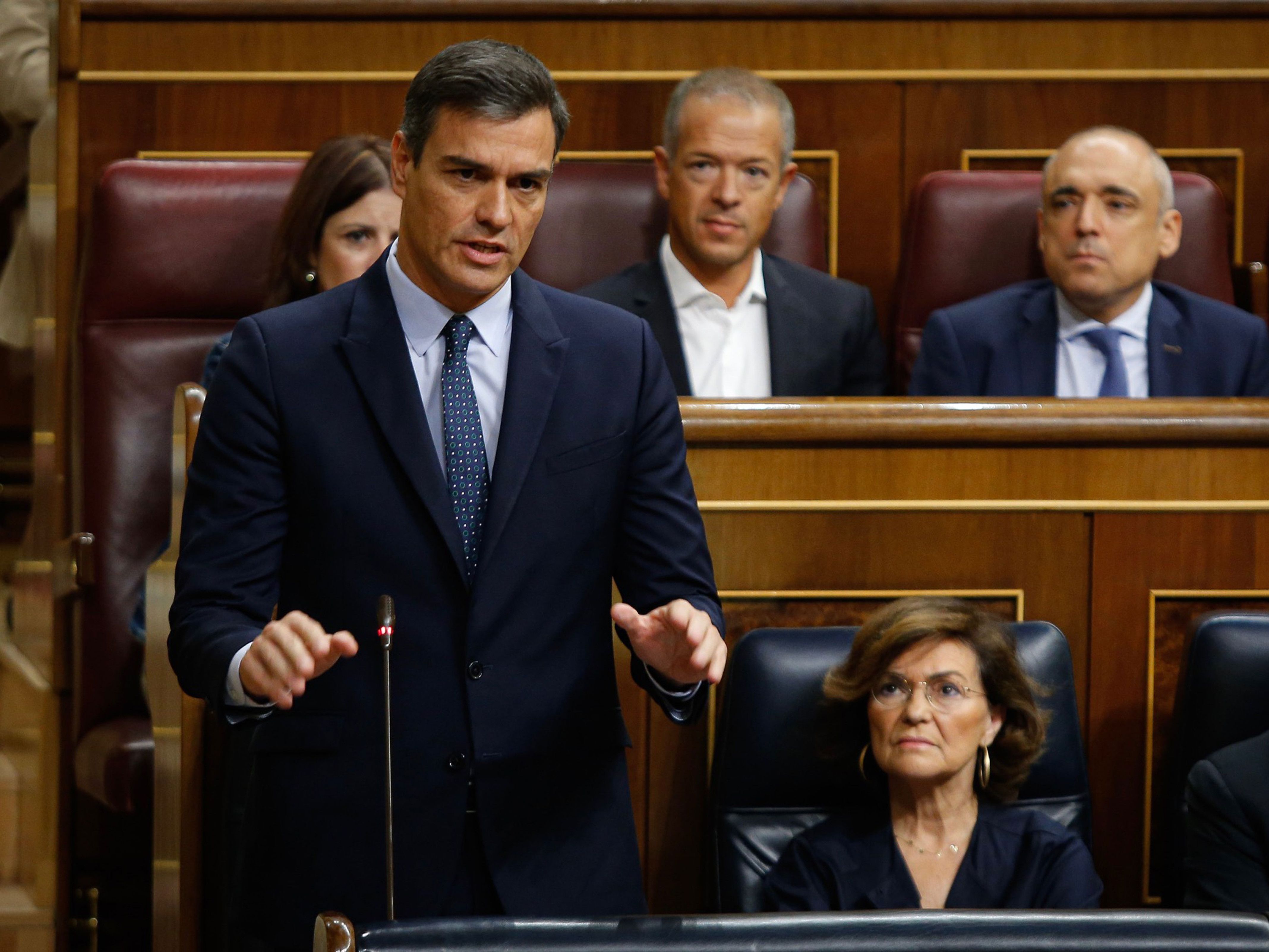 El president del govern espanyol en funcions, Pedro Sánchez, intervenint des del seu escó de l'hemicicle en la sessió de control 