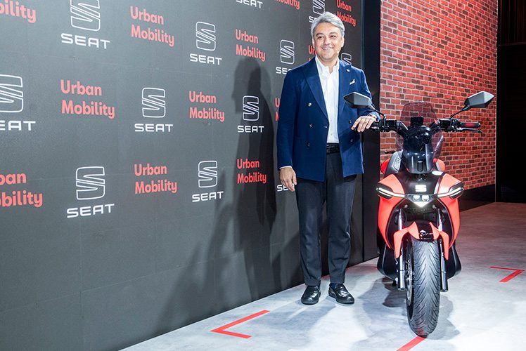 Luca de Meo presenta la nova moto elèctrica de Seat | Cedida