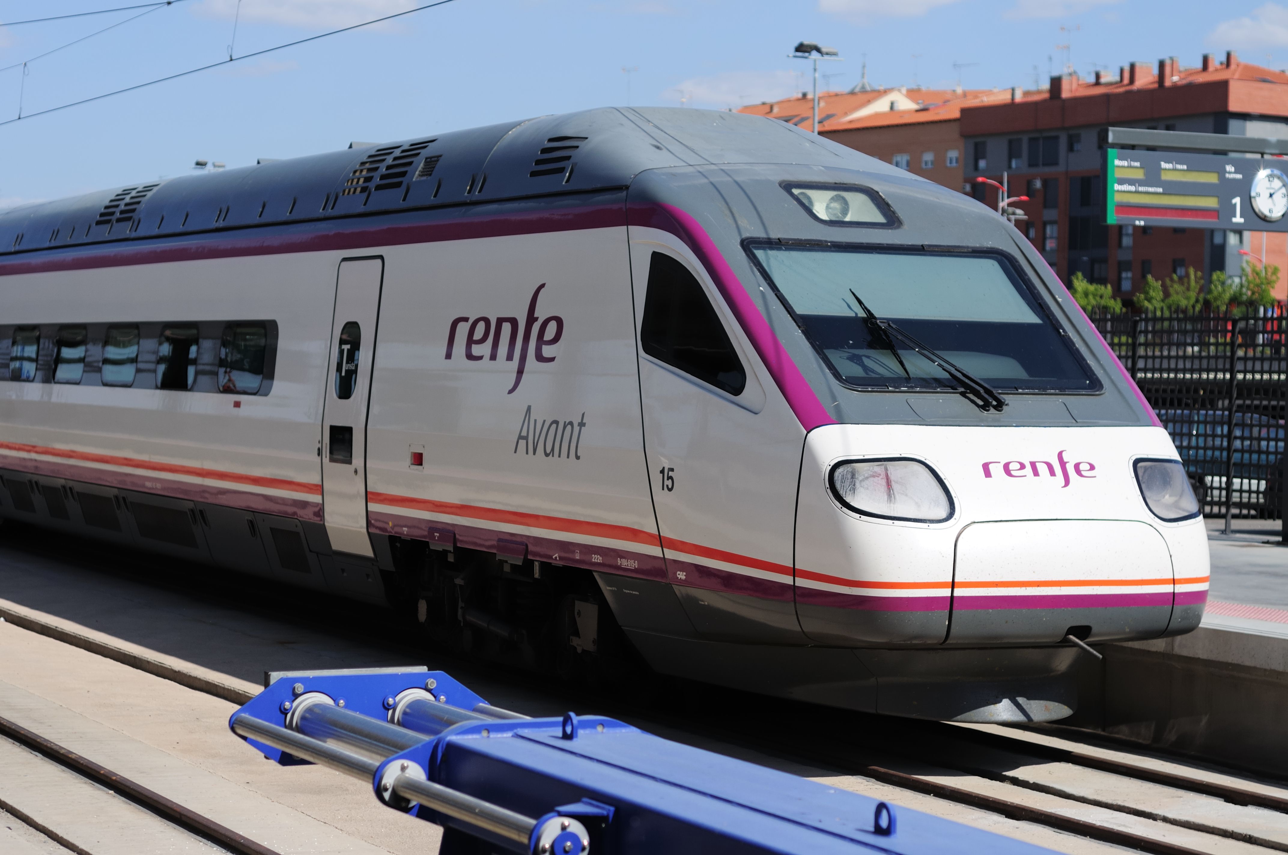 Un tren de Renfe en una imatge d'arxiu | iStock