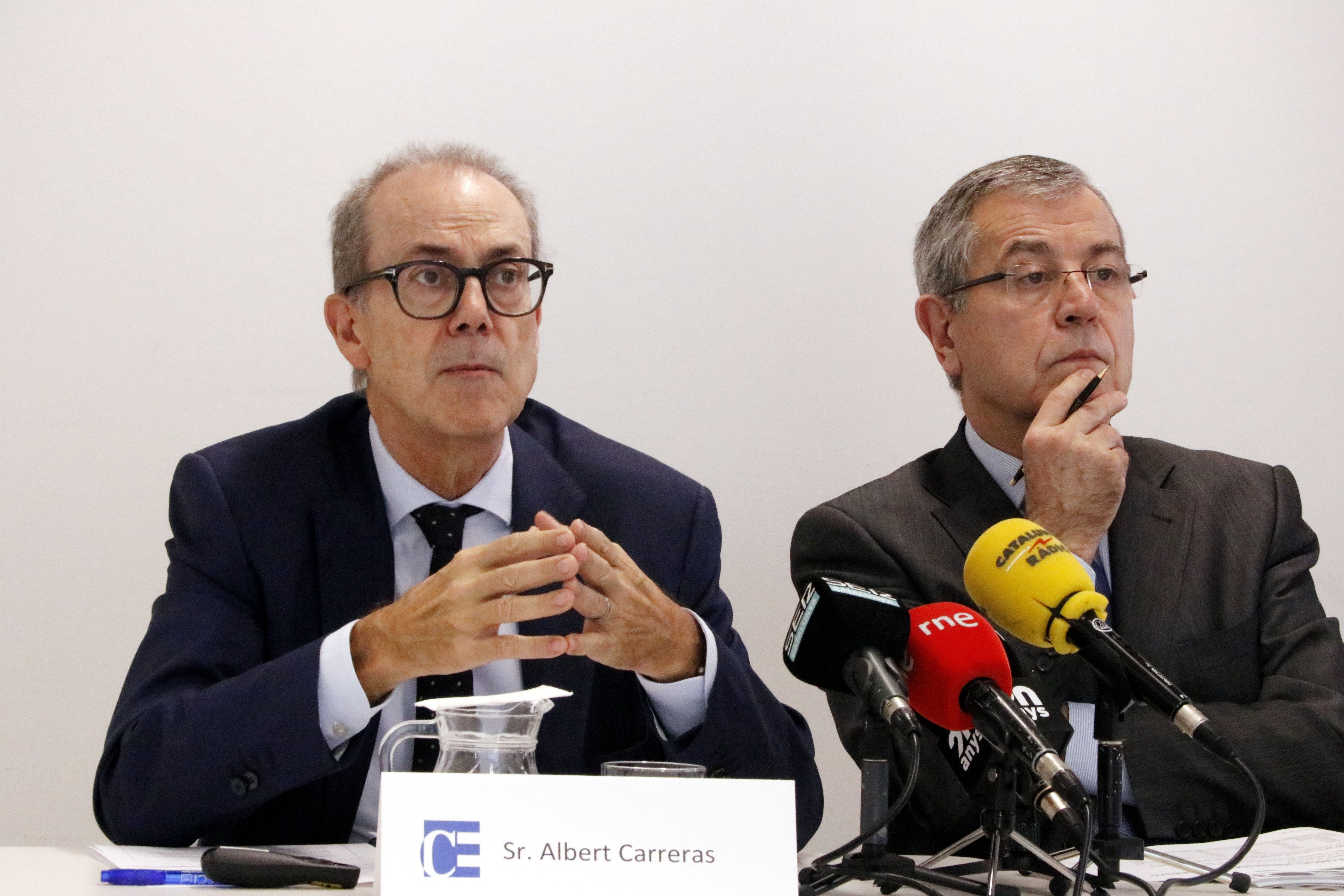 Albert Carreras i Modest Guijoan, del Col·legi d'Economistes de Catalunya, valoren l'acord pressupostari | ACN