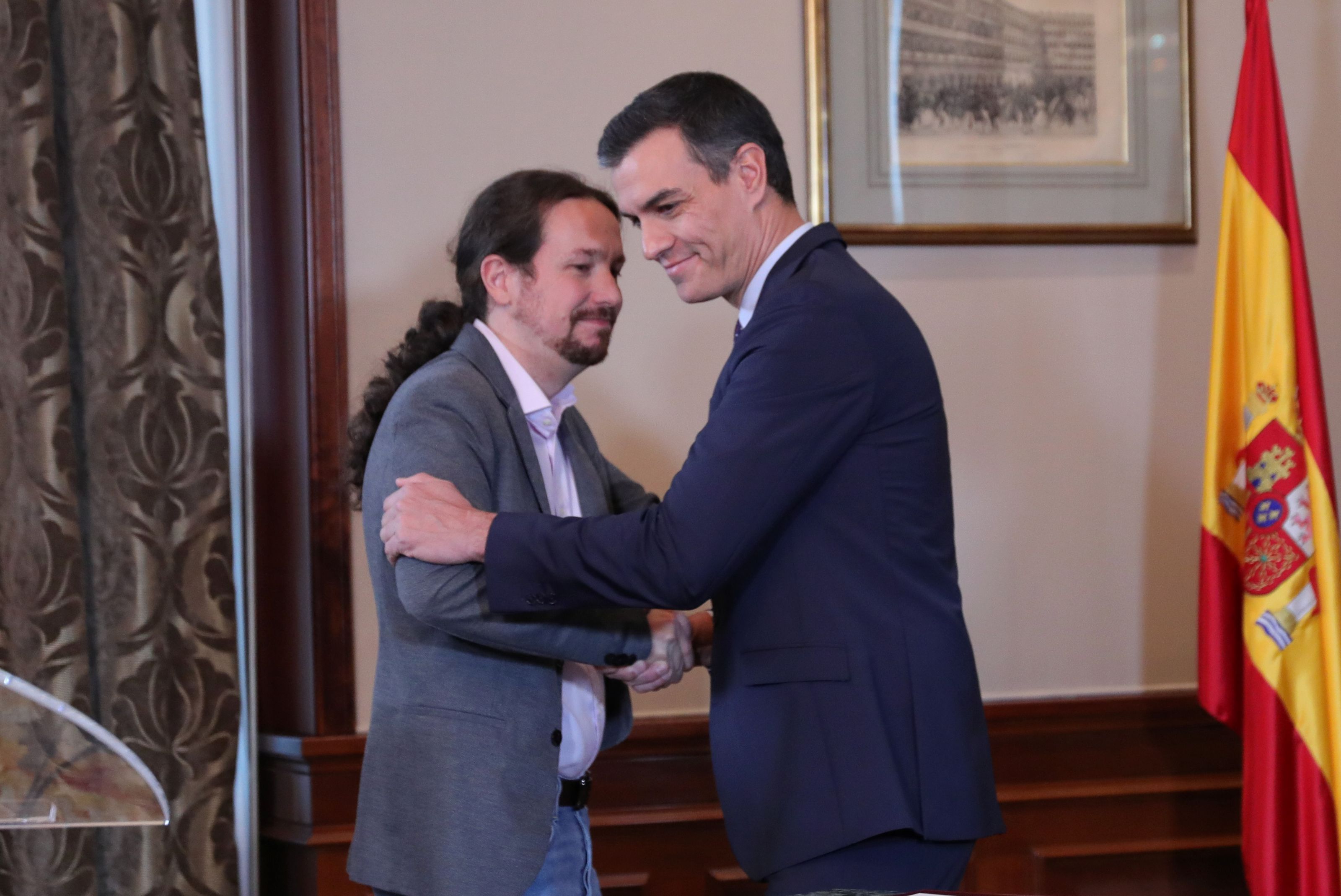 Pedro Sánchez i Pablo Iglesias signen l'acord per una coalició de govern | Europa Press