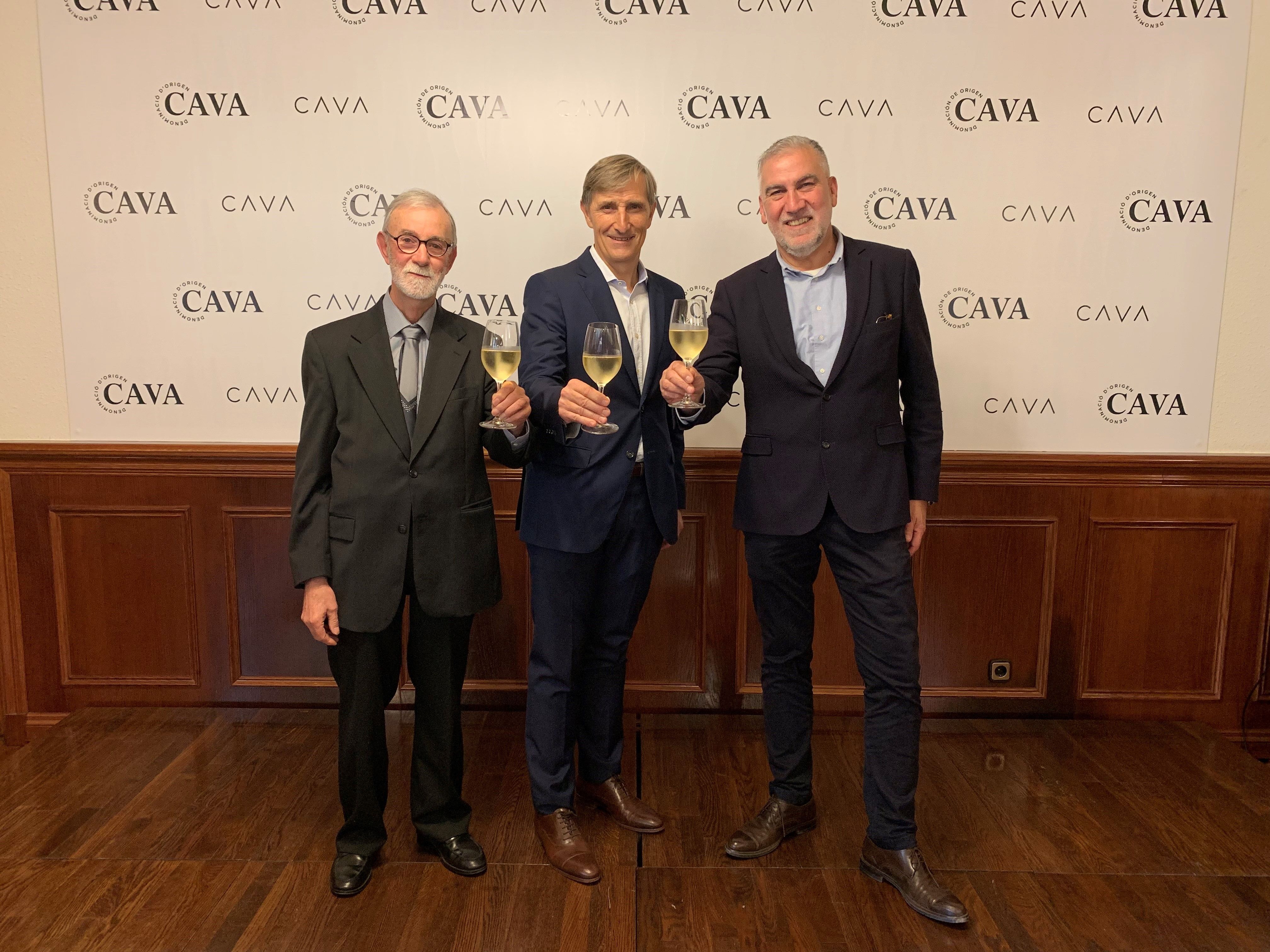 El presidente de PimeCava, Pere Guilera; el presidente de la DON Cava, Javier Pagés y el presidente del Instituto del Cava, Damià Deàs |Europa Press