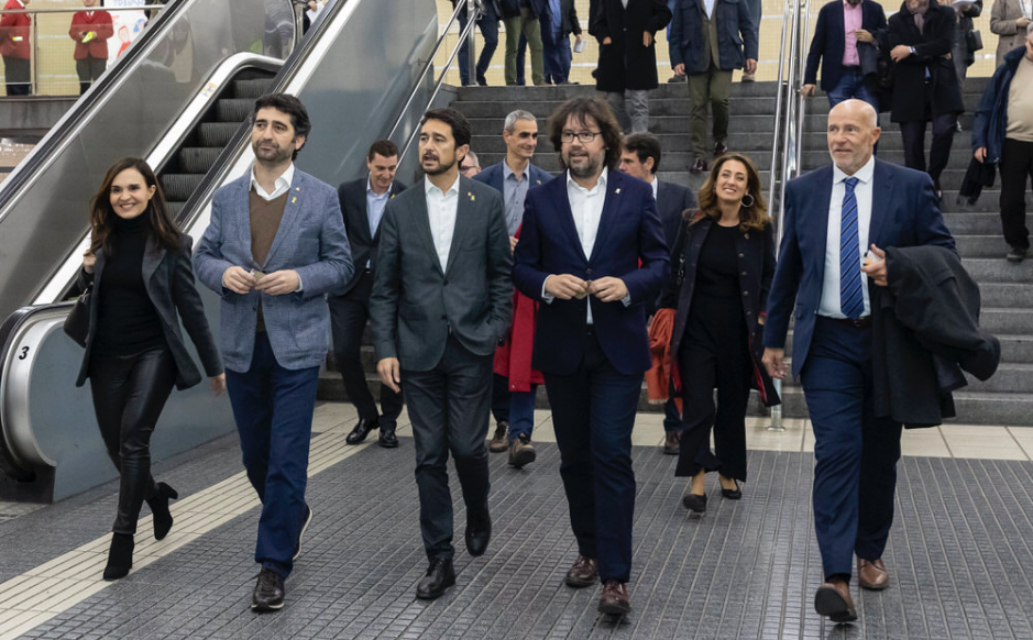 Els consellers de Territori i Polítiques Digitals, i els responsables de Vodafone, Mobile World Capital Barcelona i FGC visiten les obres de la xarxa 5G | Cedida