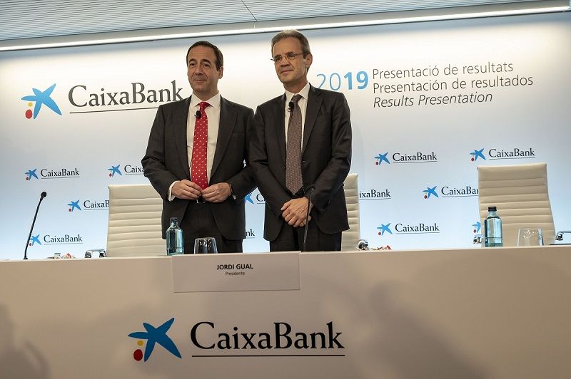 Gortázar i Gual durant la presentació de resultats de Caixabank | Cedida